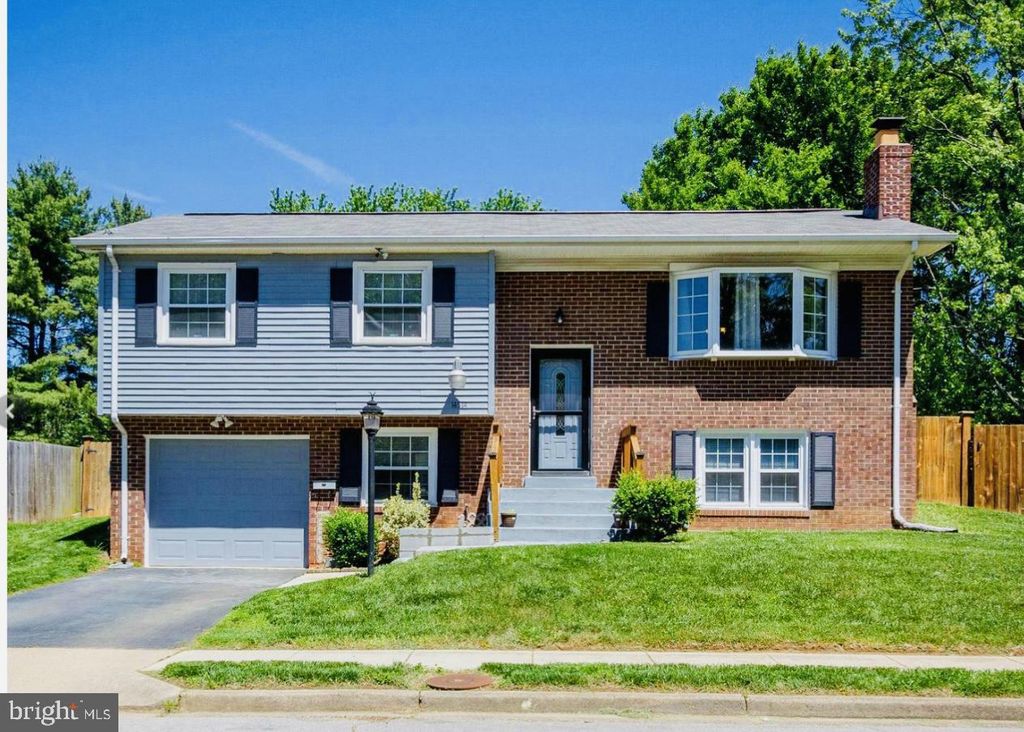 Photo of 14514 El Rio Court, WOODBRIDGE, VA 22193 (MLS # VAPW2105616)