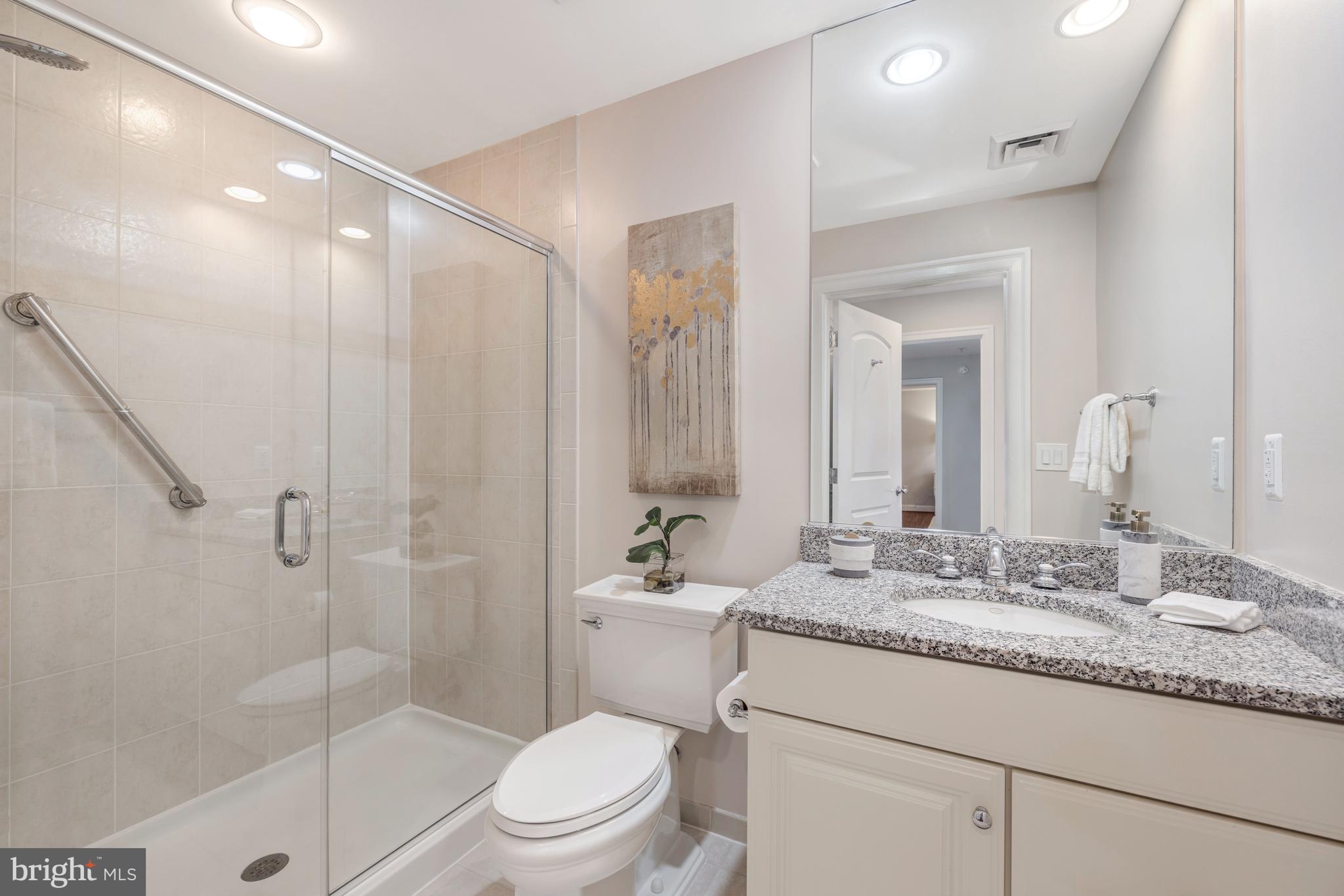 PALLADIUM AT MCLEAN - Residential