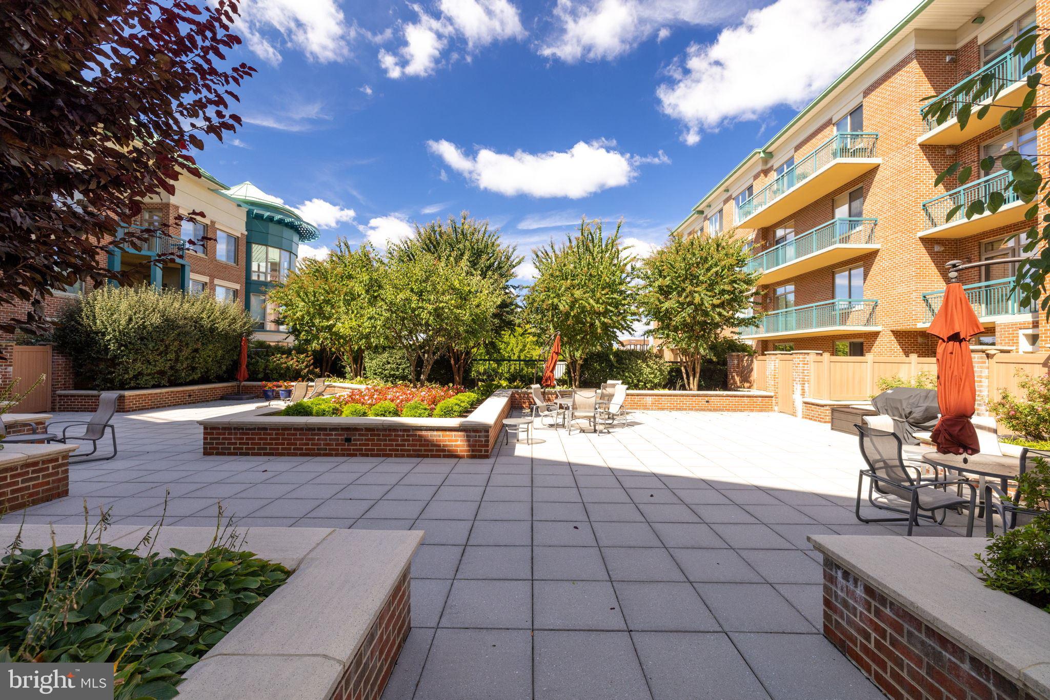 PALLADIUM AT MCLEAN - Residential