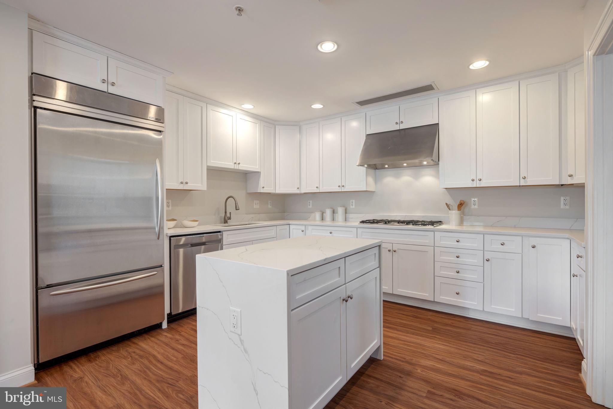 PALLADIUM AT MCLEAN - Residential