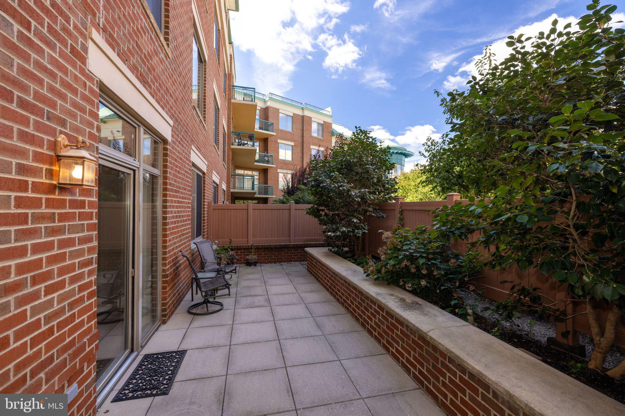 PALLADIUM AT MCLEAN - Residential