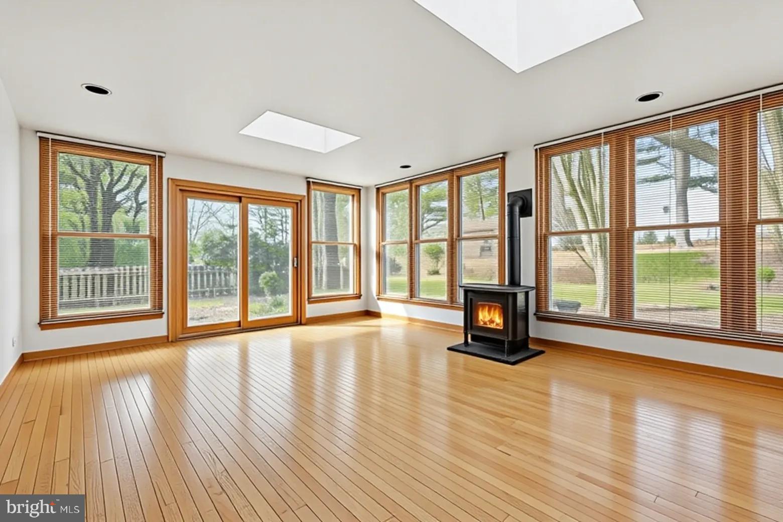 HILLCRESTSHIRE - Residential