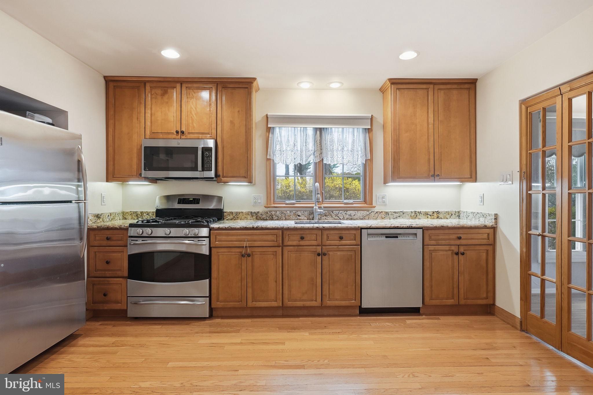 HILLCRESTSHIRE - Residential