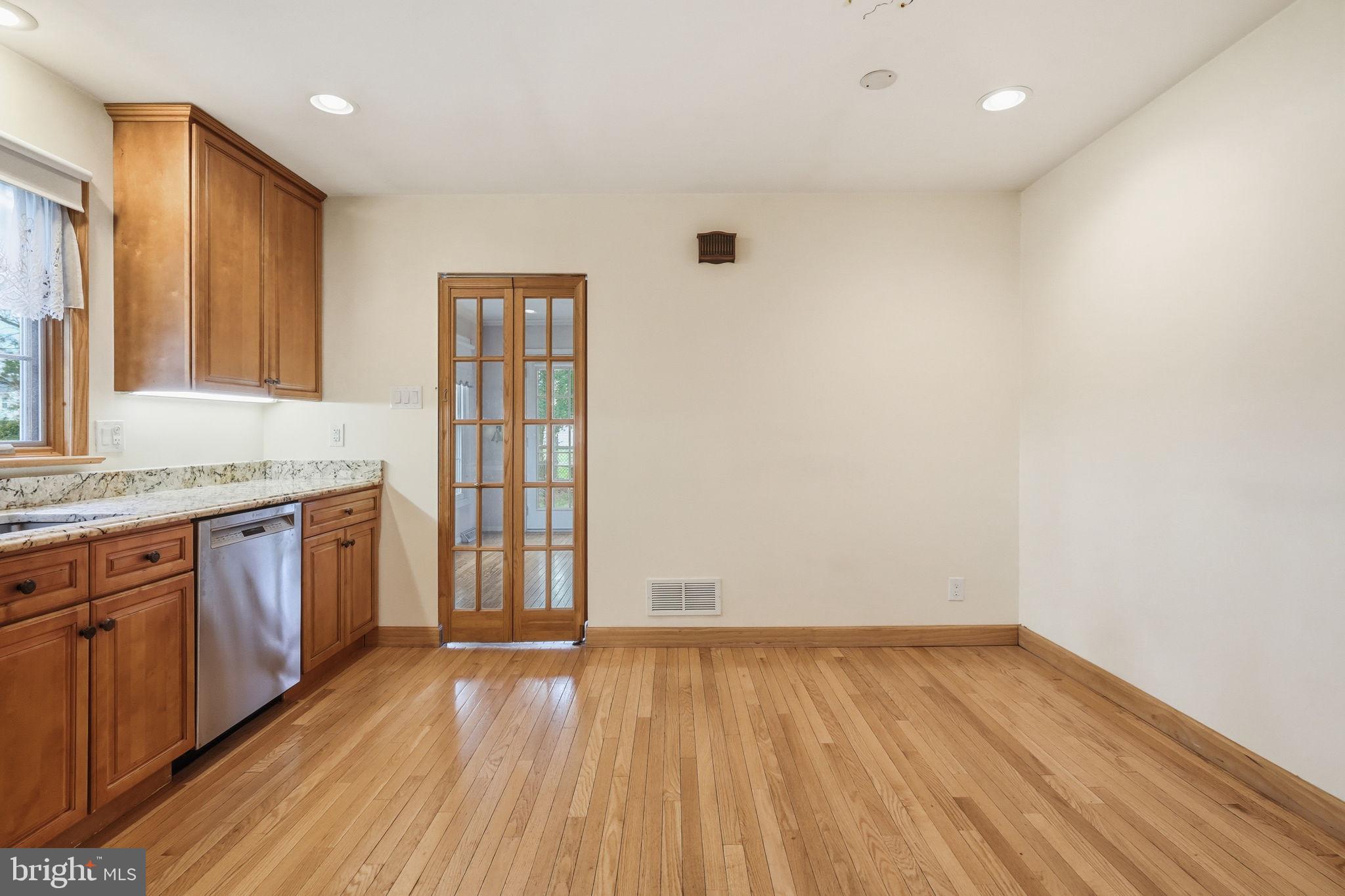 HILLCRESTSHIRE - Residential