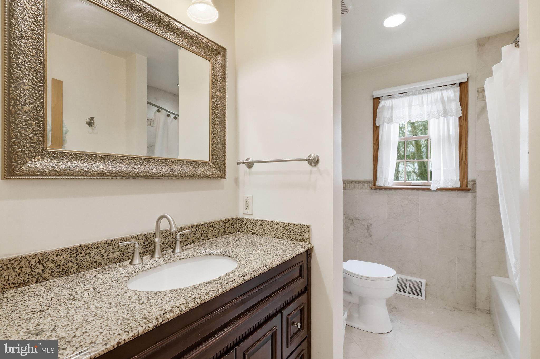 HILLCRESTSHIRE - Residential