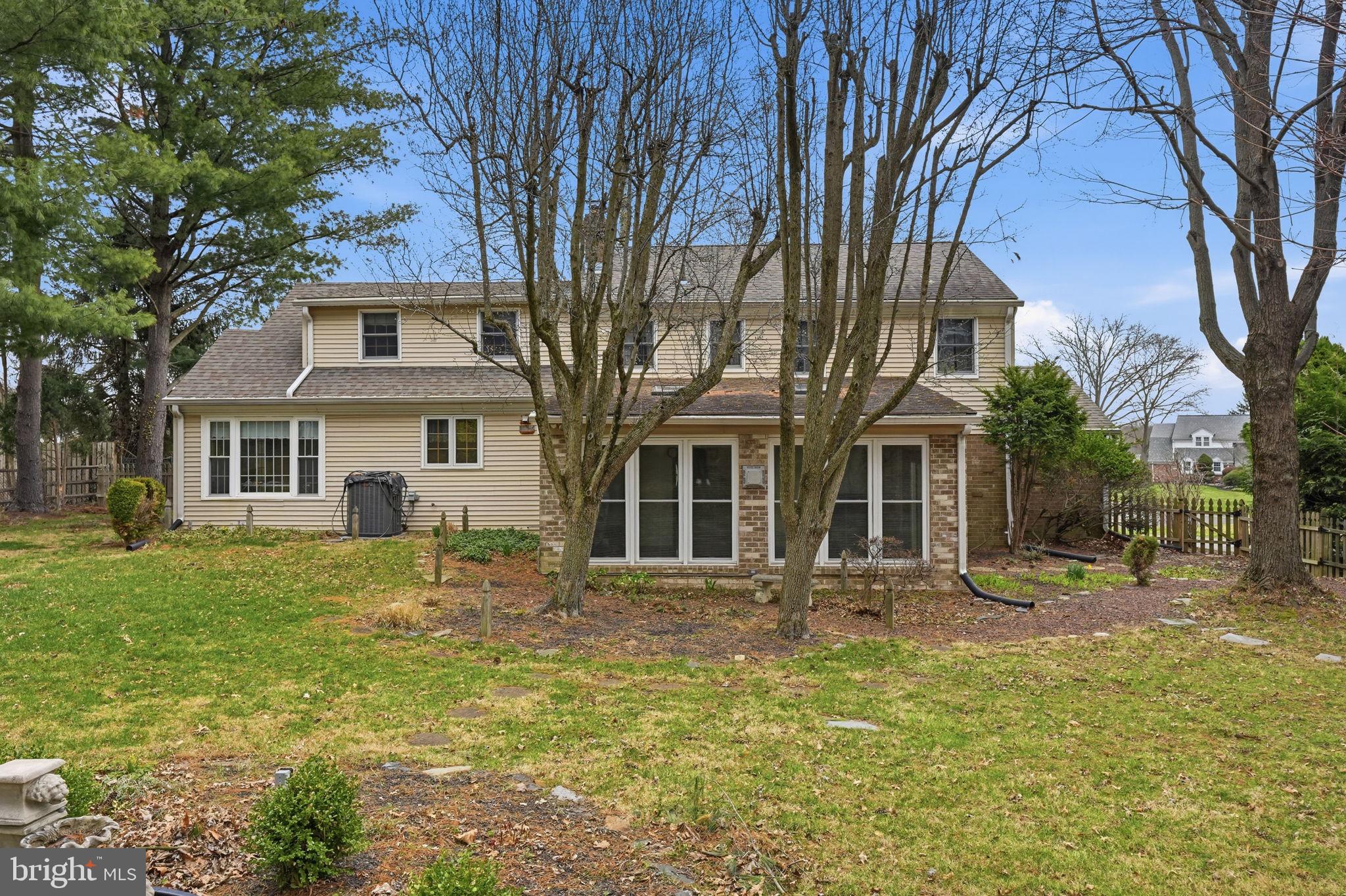 HILLCRESTSHIRE - Residential