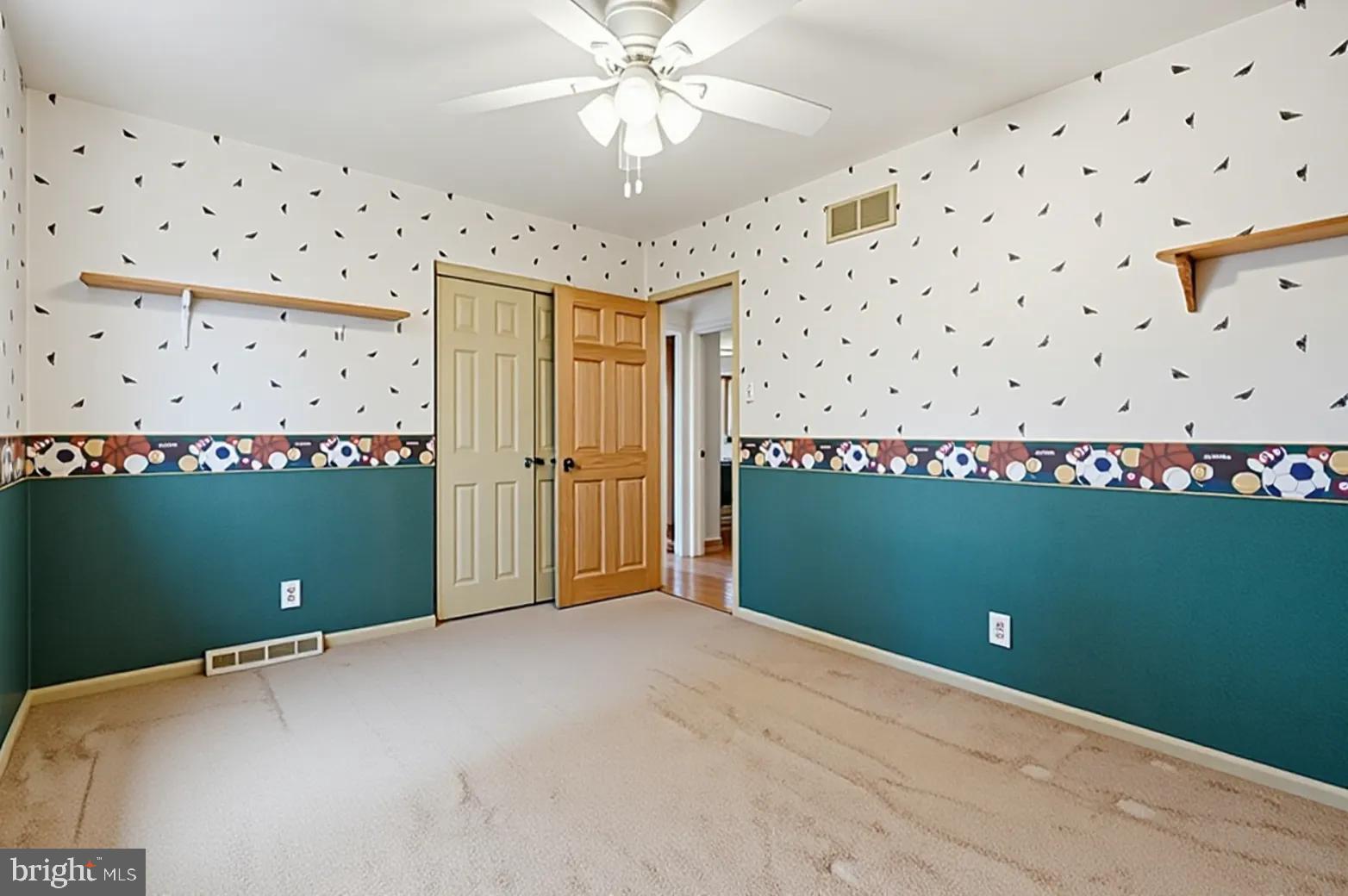 HILLCRESTSHIRE - Residential