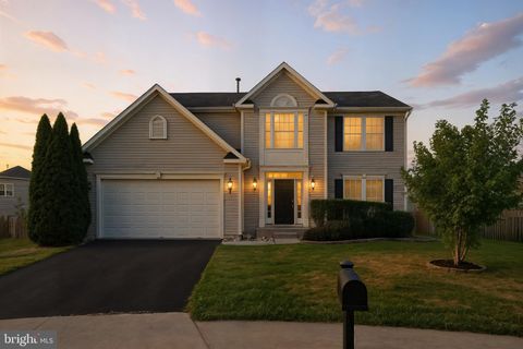 Photo of 12190 Remland Court, REMINGTON, VA 22734 (MLS # VAFQ2018406) Photo of 12190 Remland Court, REMINGTON, VA 22734 (MLS # VAFQ2018406)