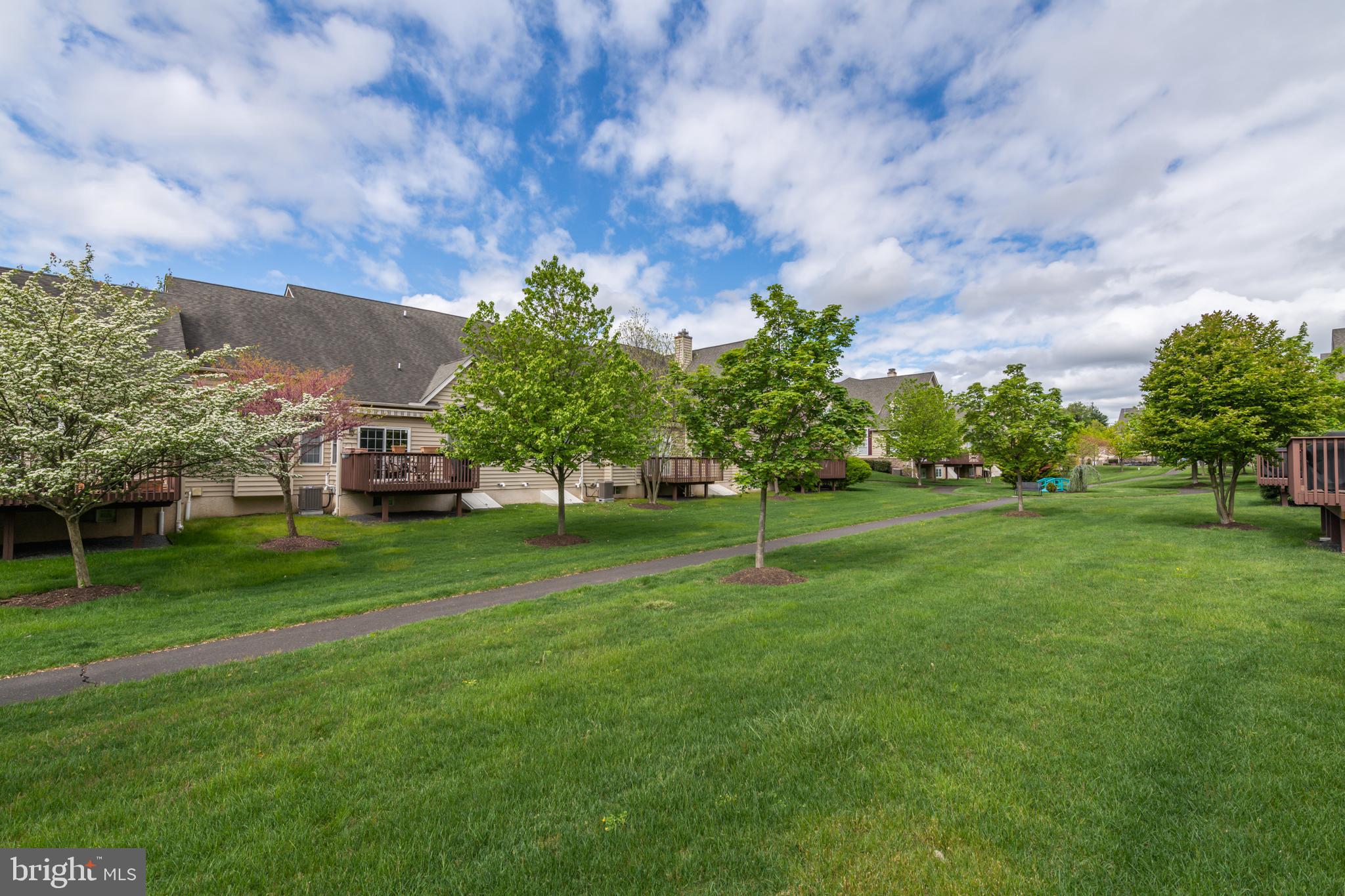 MONTGOMERY WALK - Residential