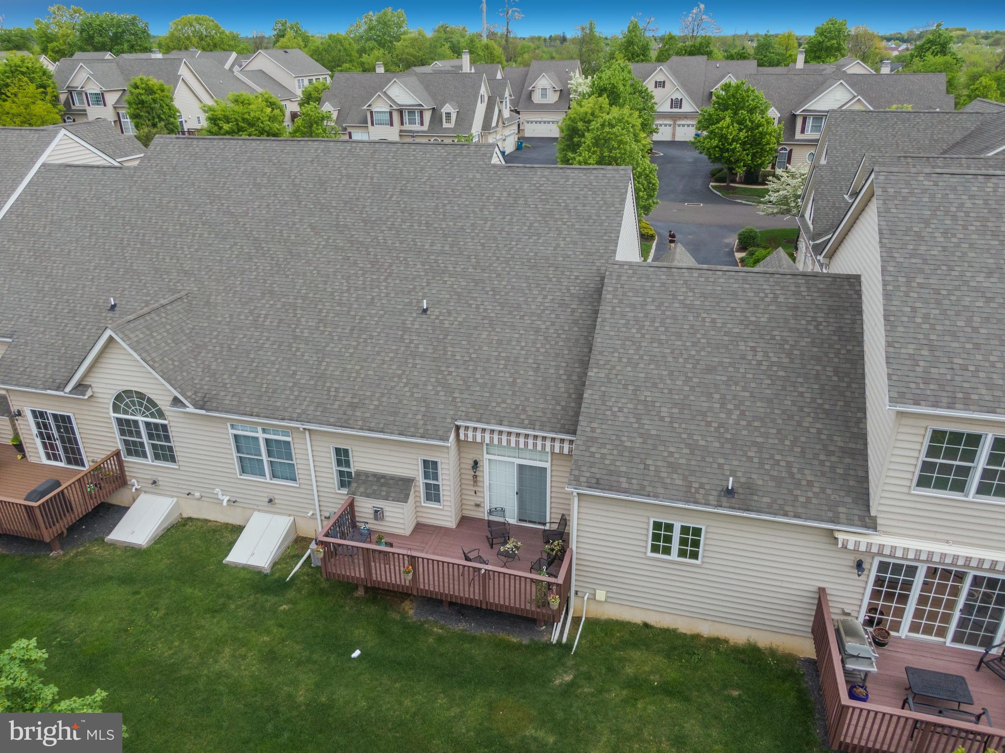 MONTGOMERY WALK - Residential