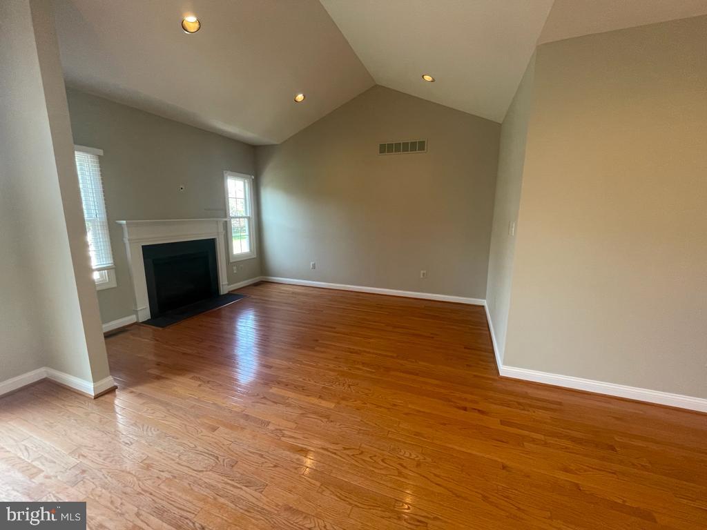 MONTGOMERY WALK - Residential