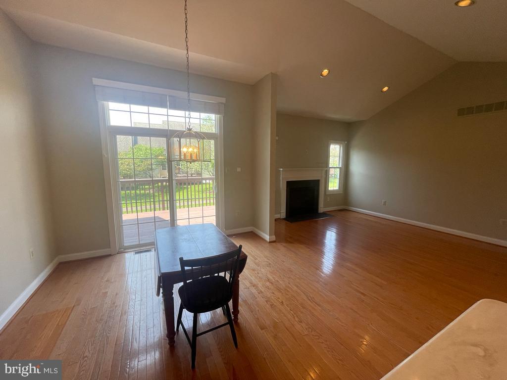 MONTGOMERY WALK - Residential