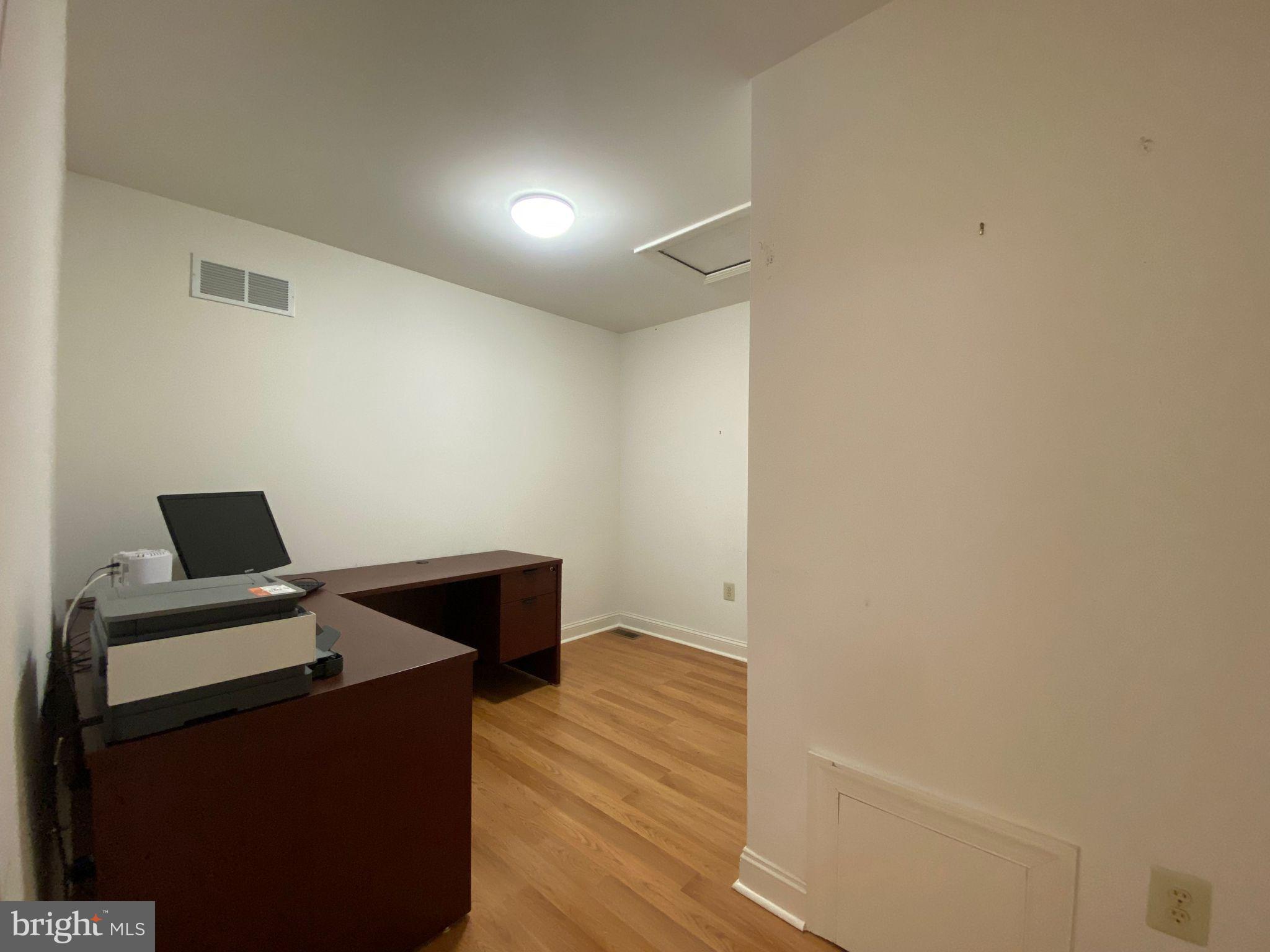 MONTGOMERY WALK - Residential