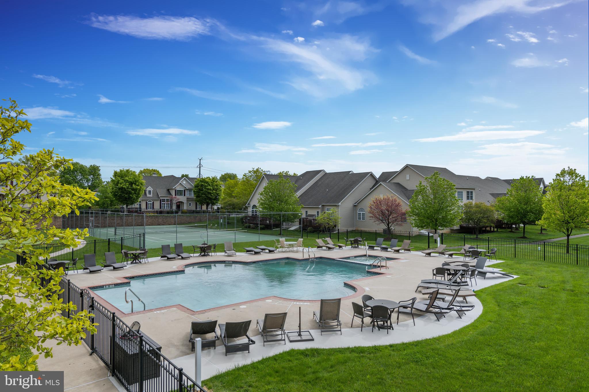 MONTGOMERY WALK - Residential