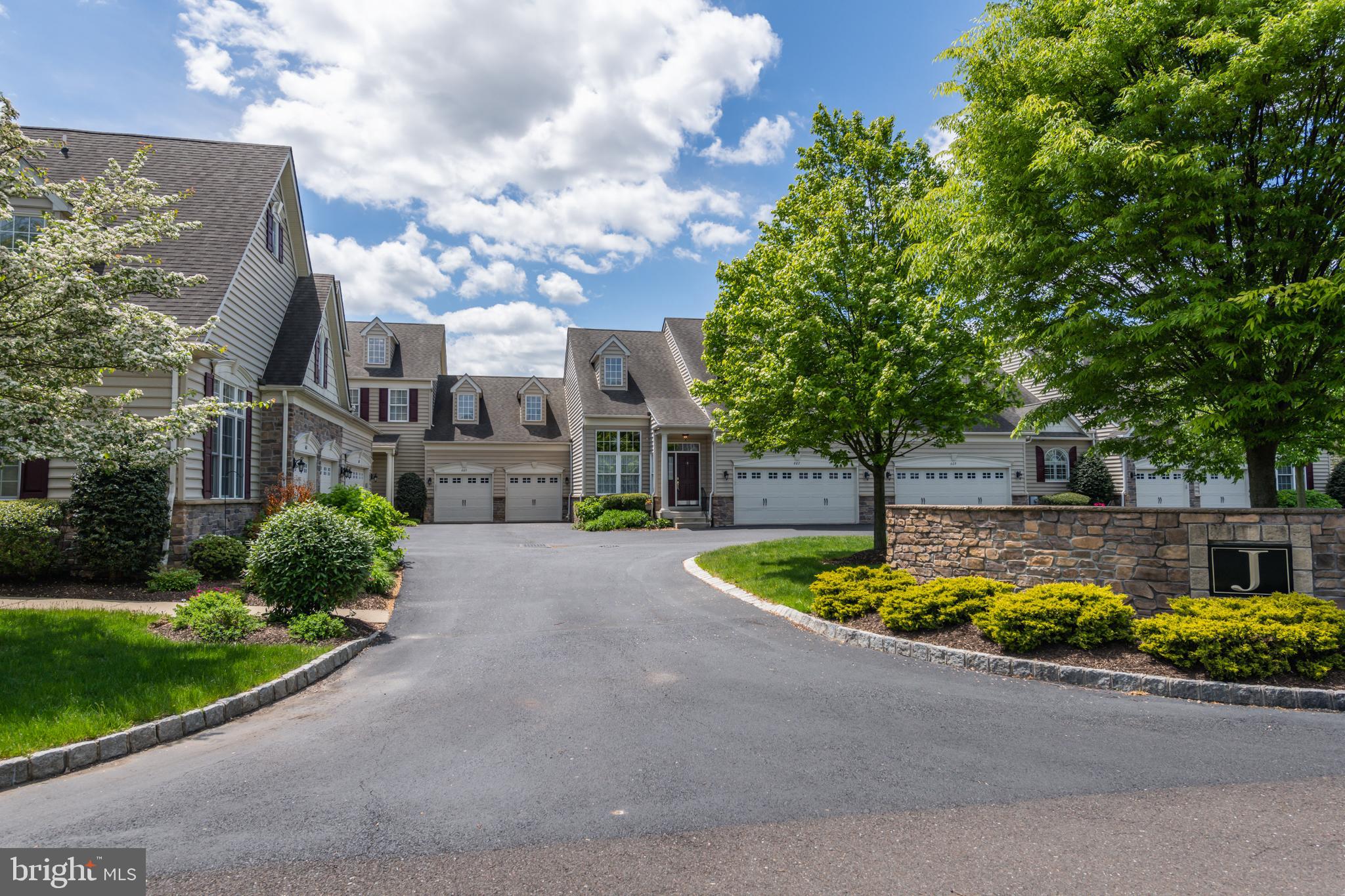 MONTGOMERY WALK - Residential