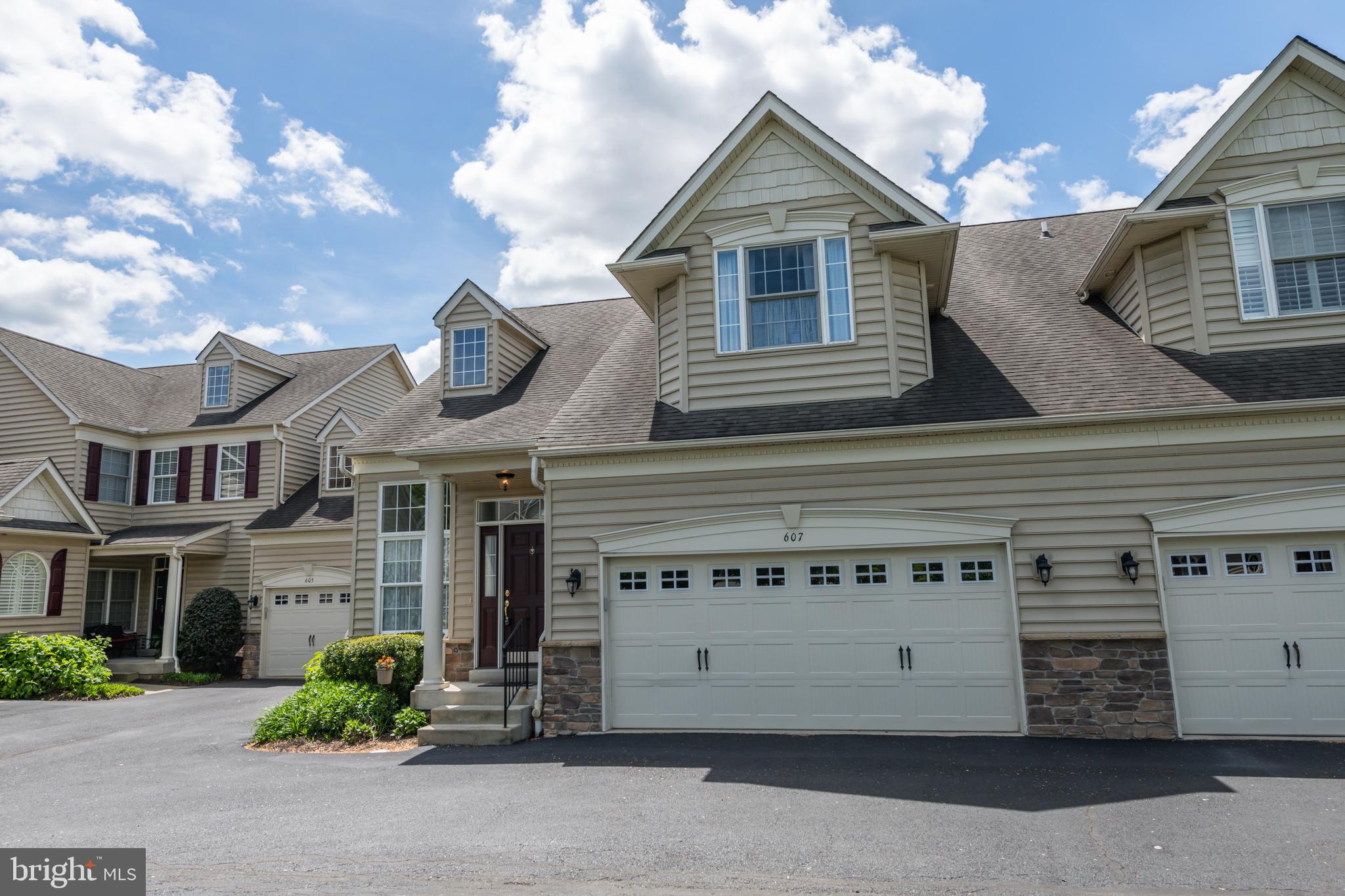 MONTGOMERY WALK - Residential