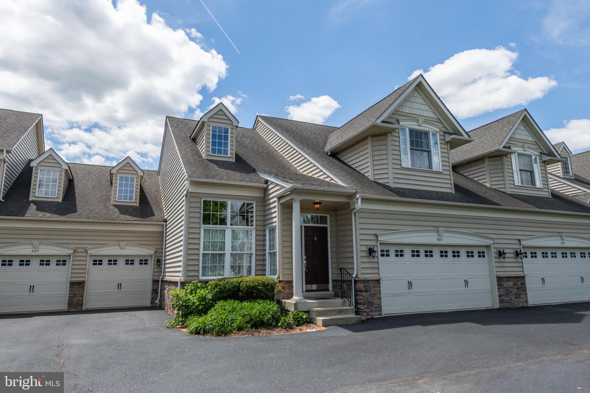 MONTGOMERY WALK - Residential