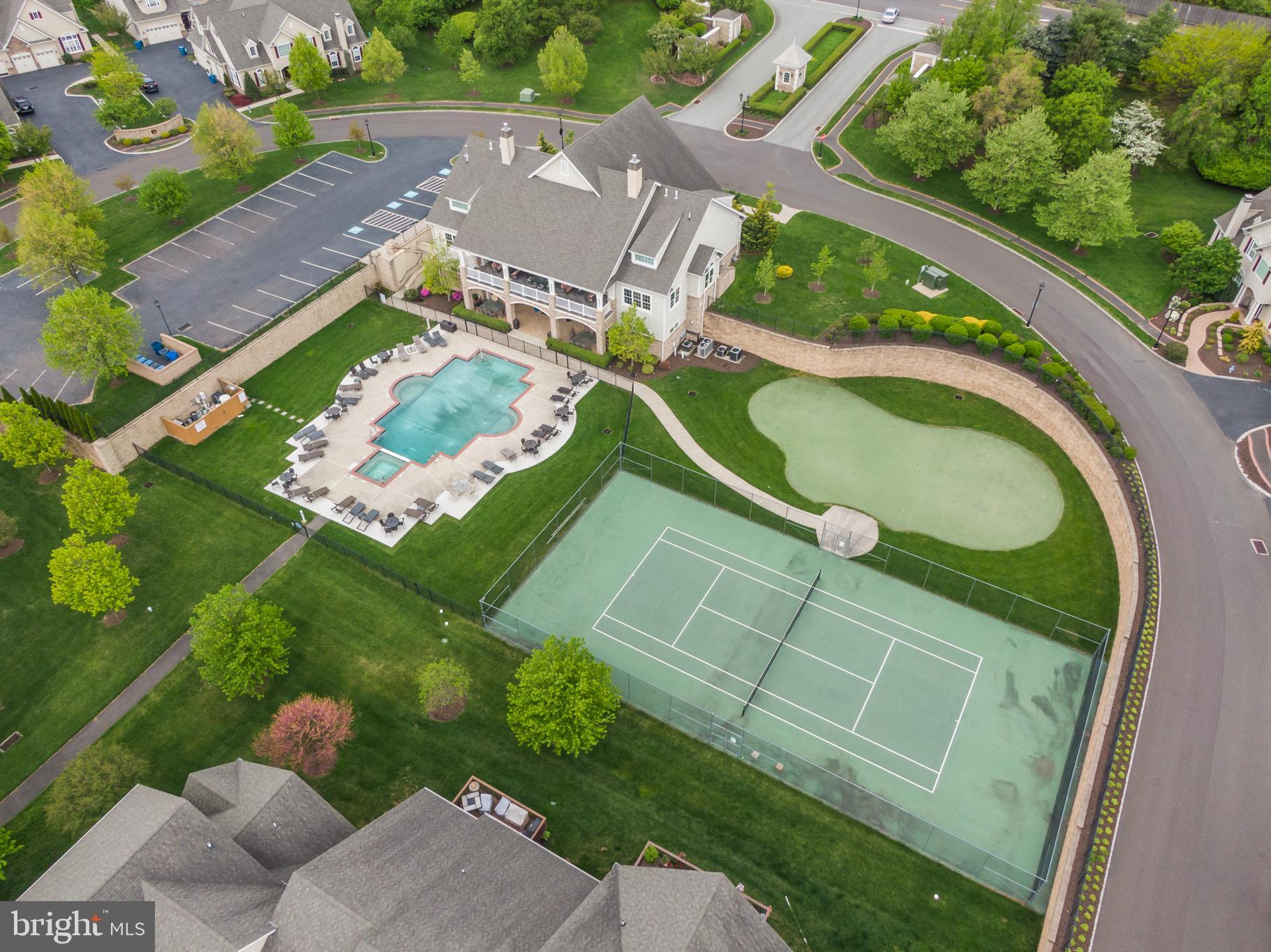 MONTGOMERY WALK - Residential