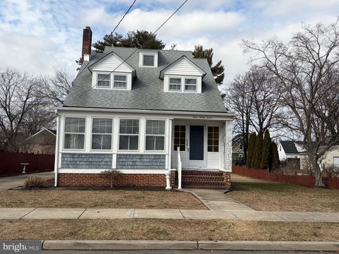 Homes For Sale - 327 E Pleasant Street<br/> HAMMONTON, NJ 08037