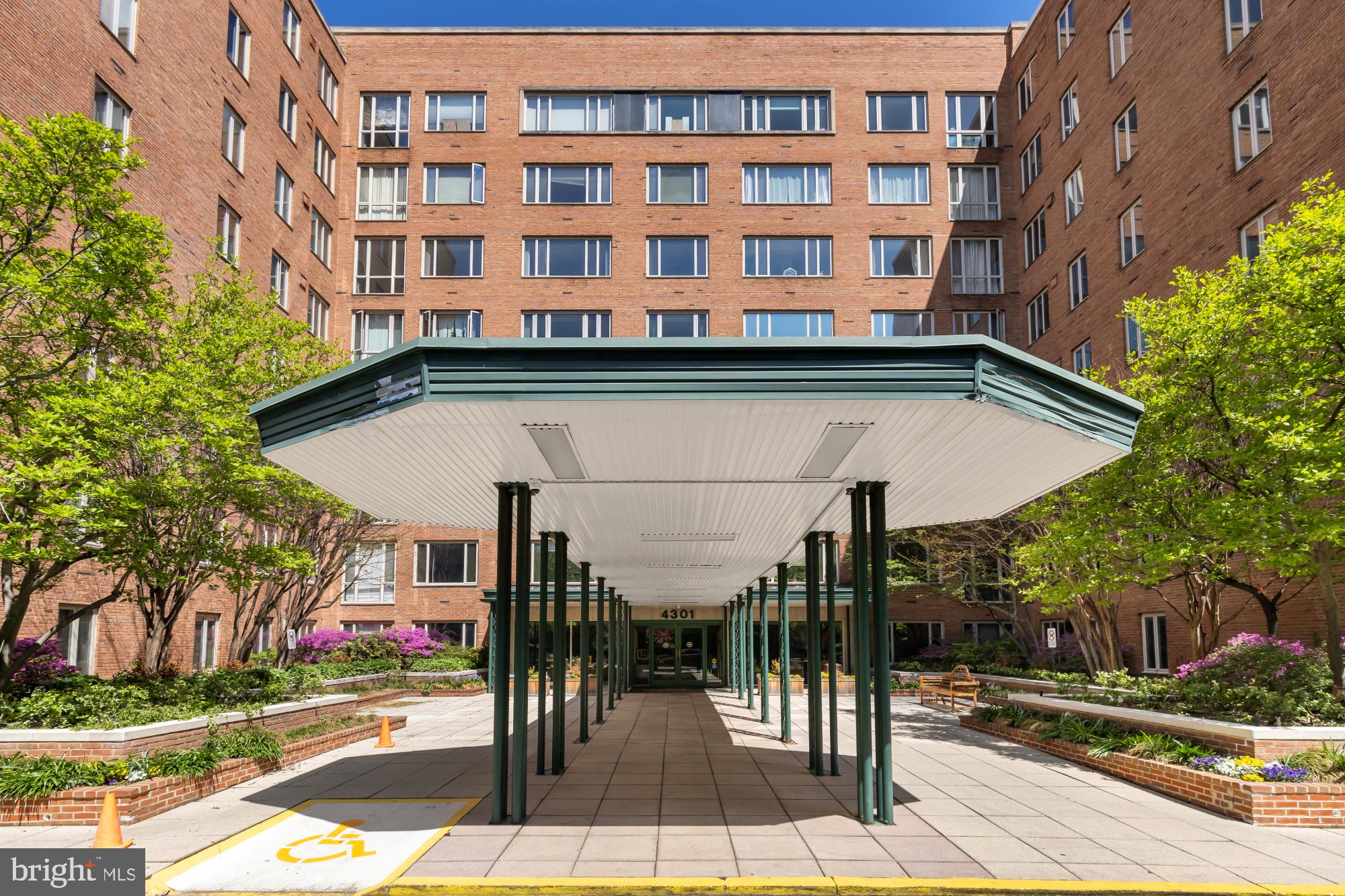 4301 MASSACHUSETTS AVENUE NW 4001