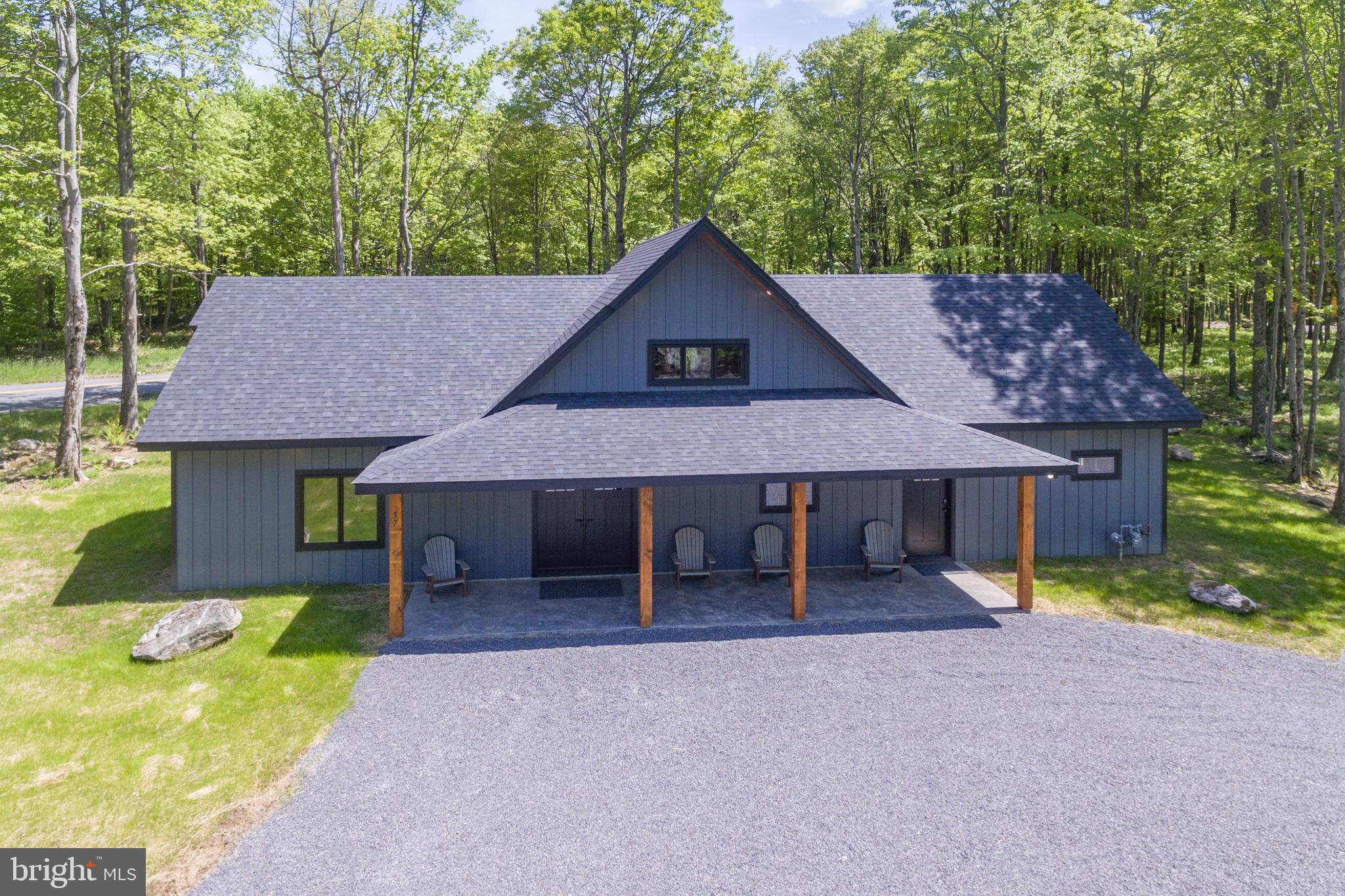 17 GREEN JACKET CT.