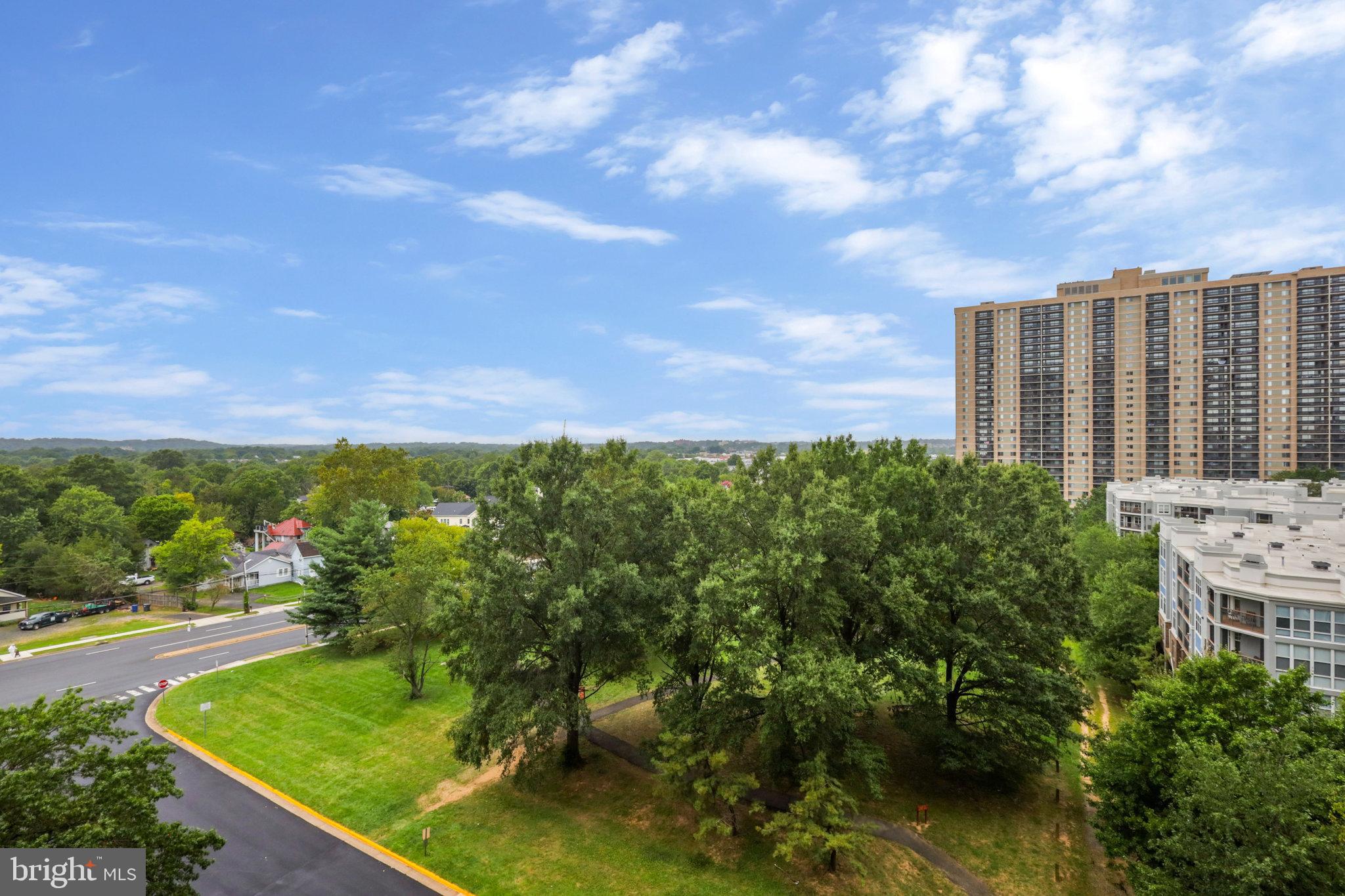 SKYLINE SQUARE CONDO - Residential