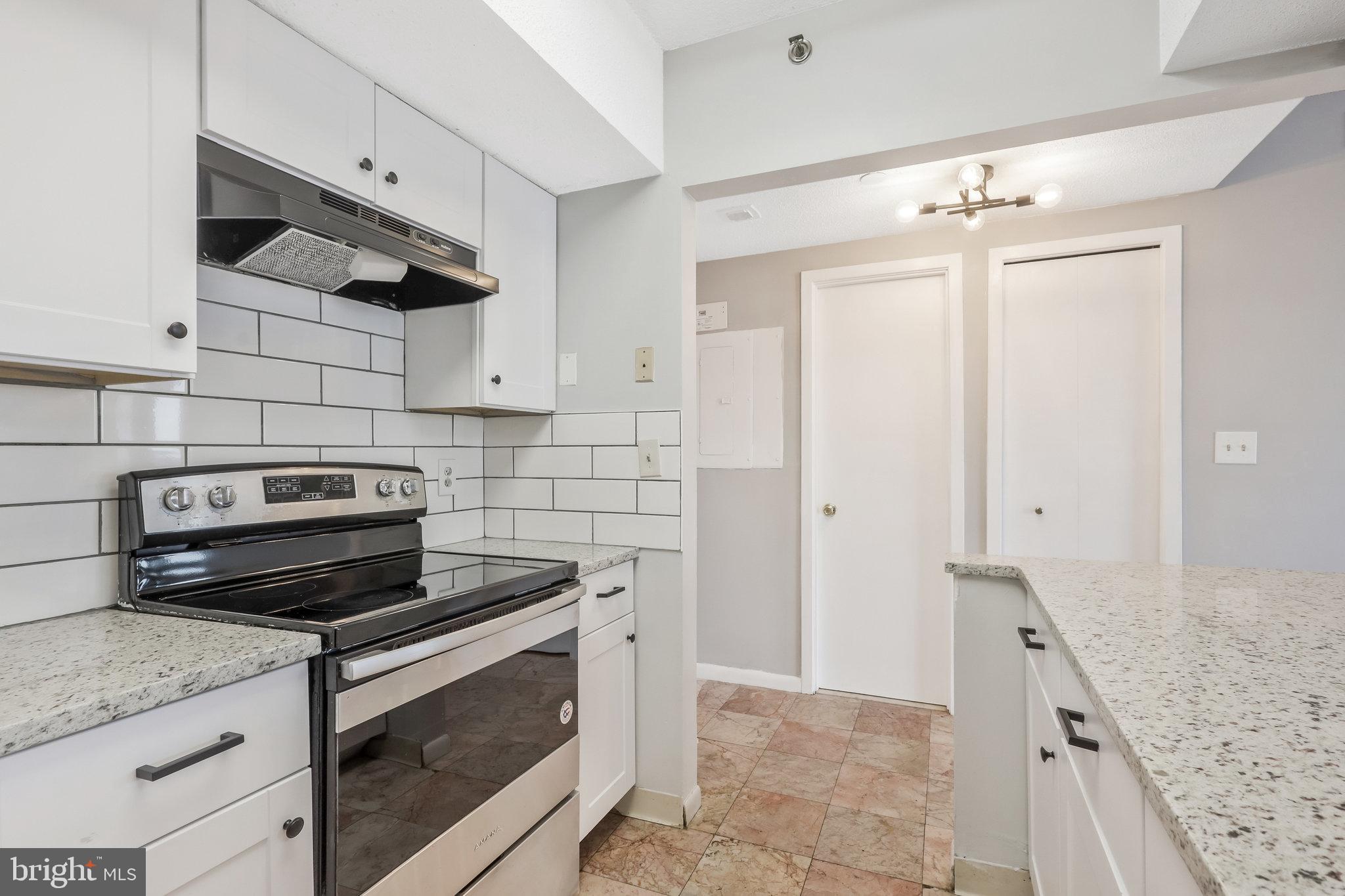 SKYLINE SQUARE CONDO - Residential