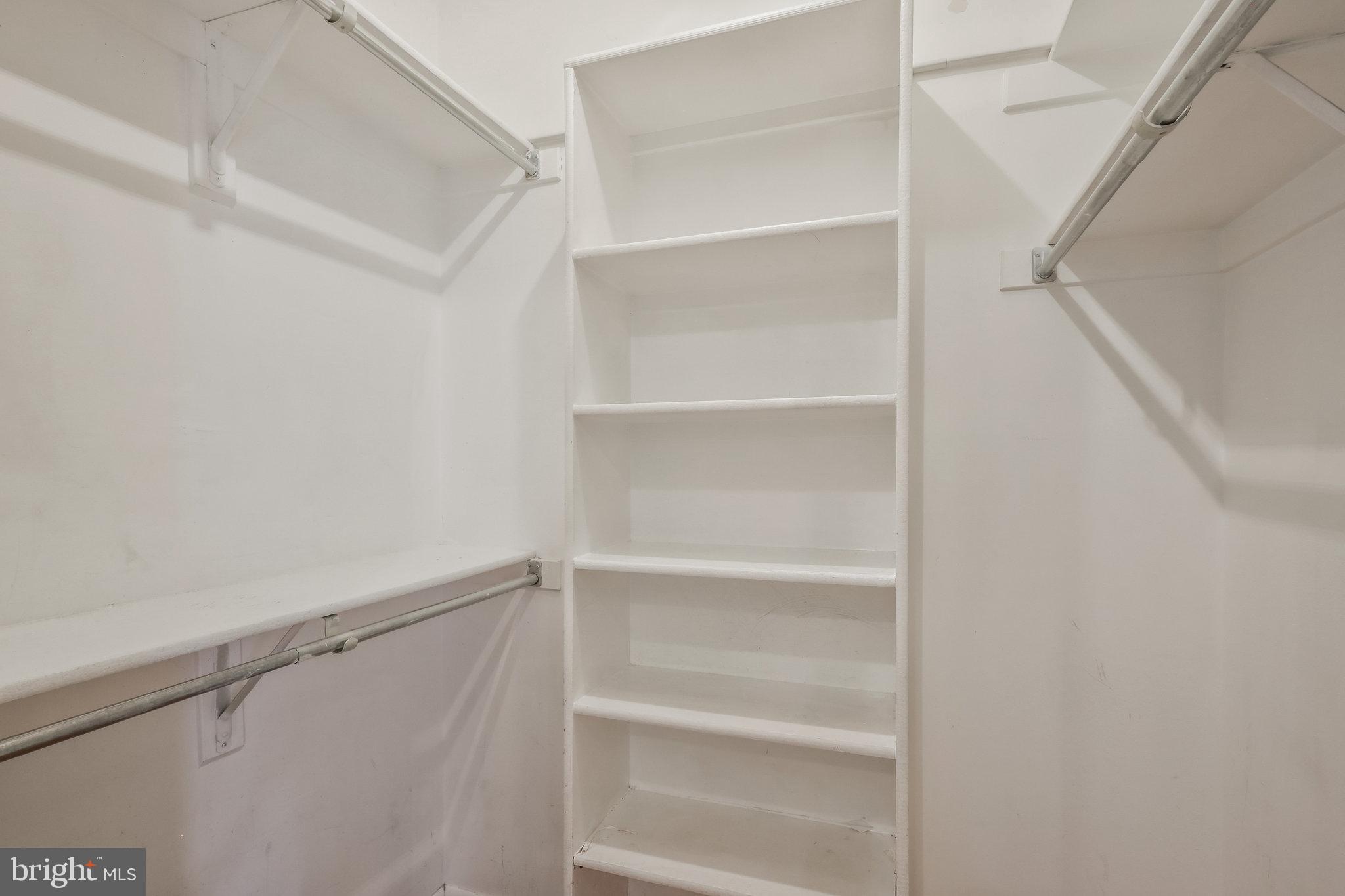 SKYLINE SQUARE CONDO - Residential