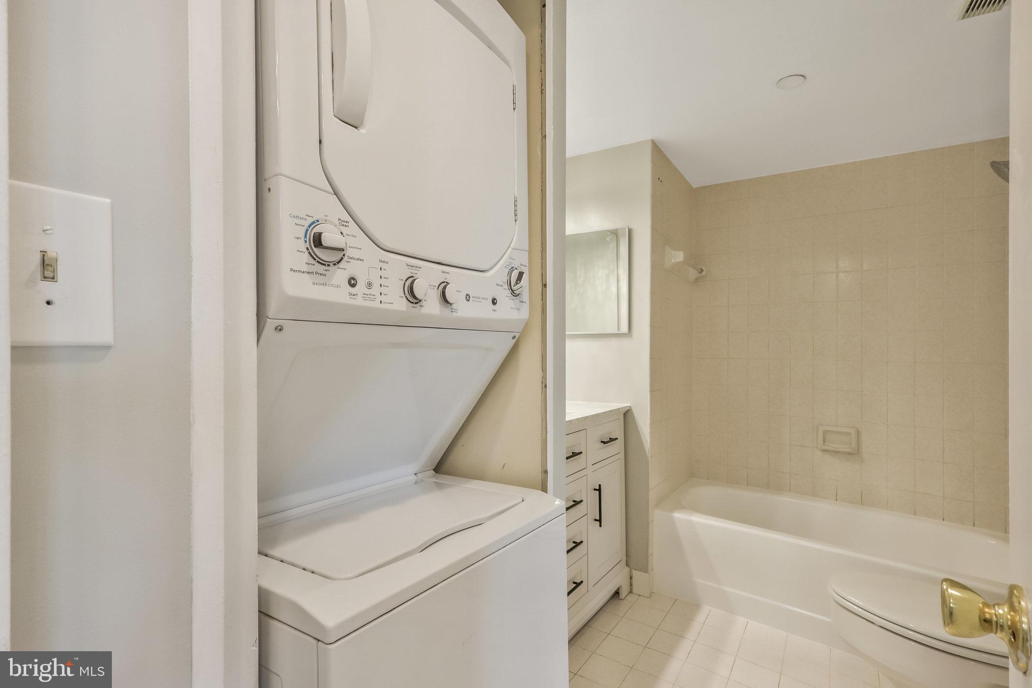 SKYLINE SQUARE CONDO - Residential