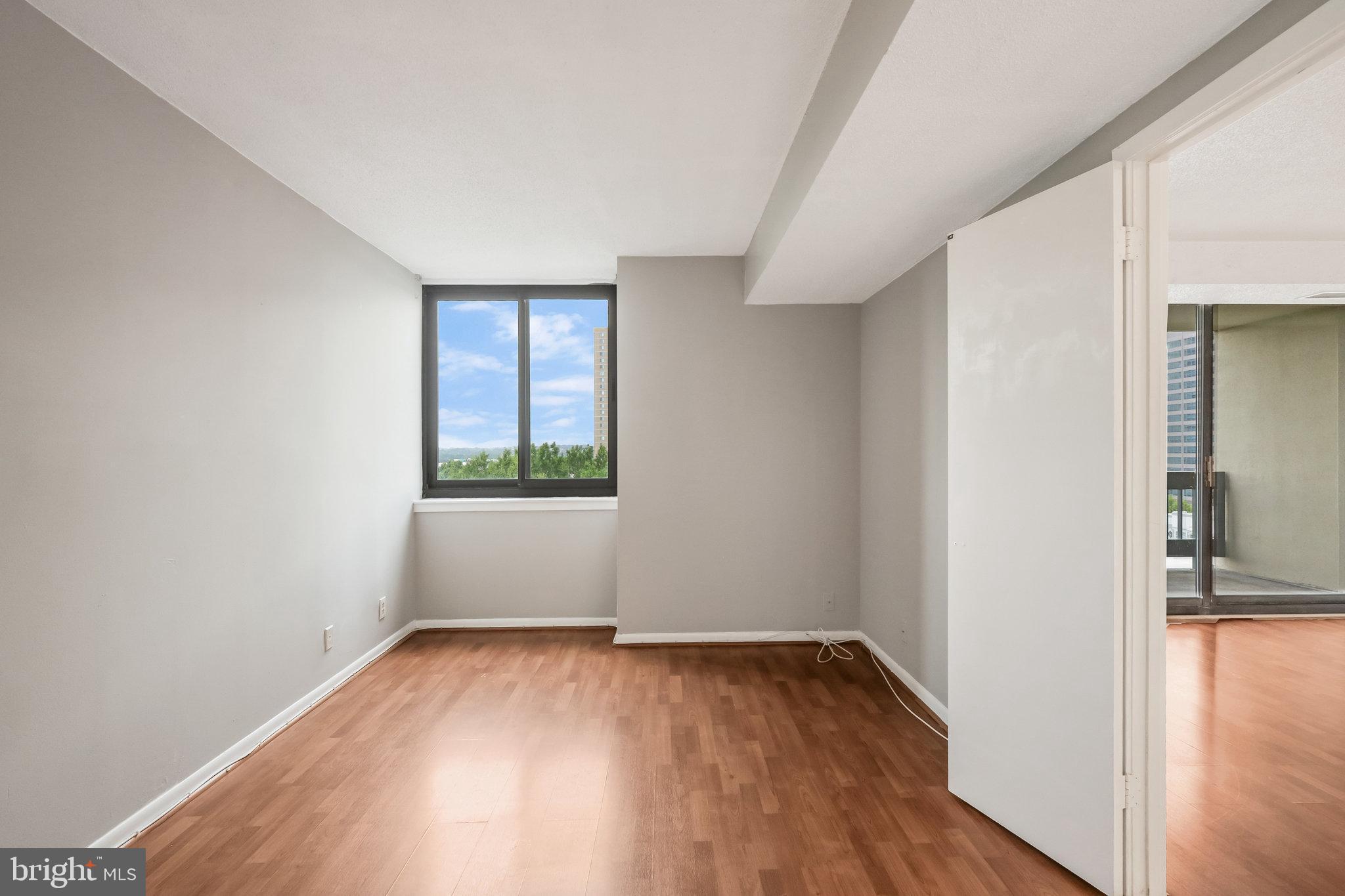 SKYLINE SQUARE CONDO - Residential