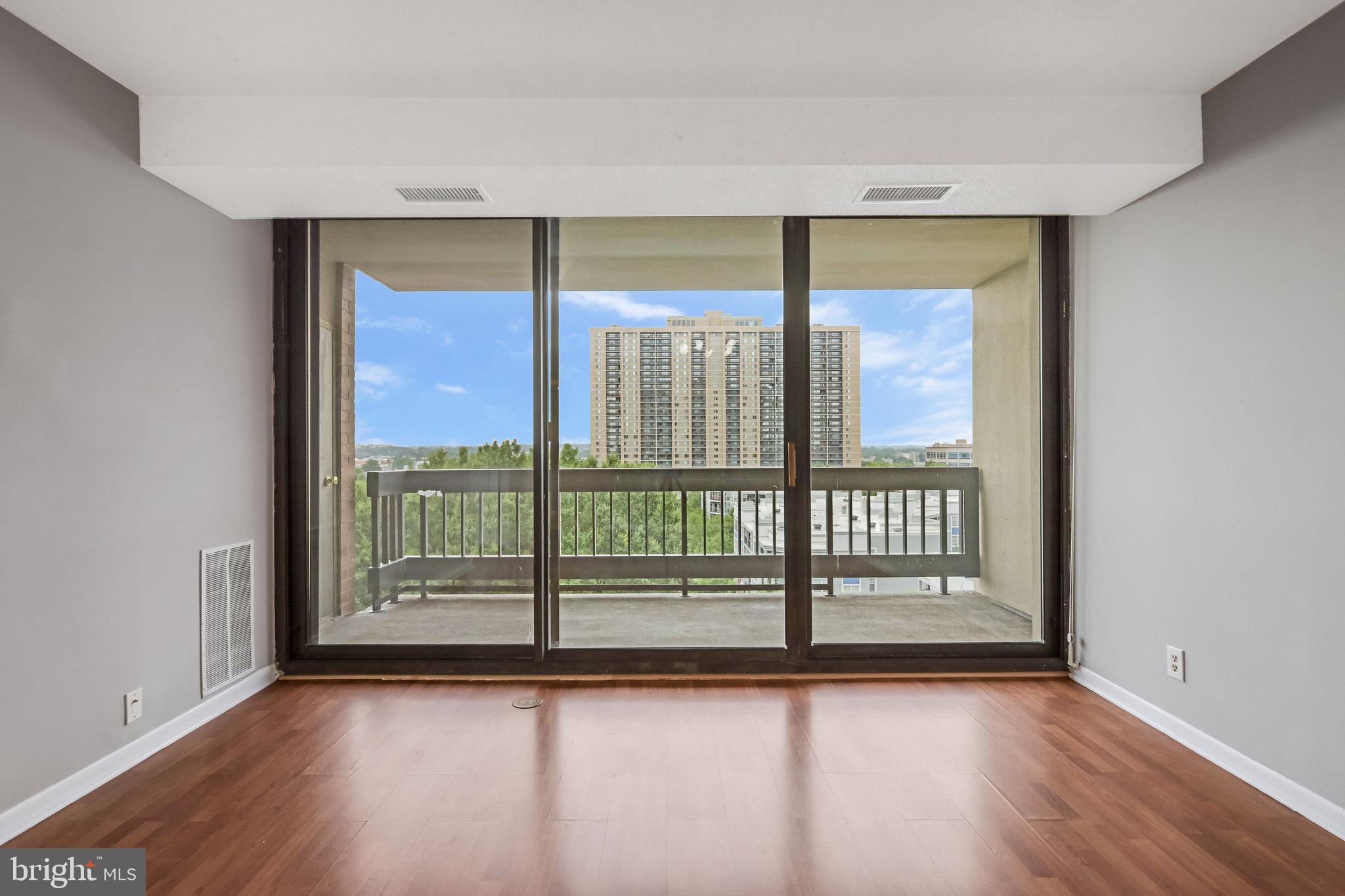 SKYLINE SQUARE CONDO - Residential