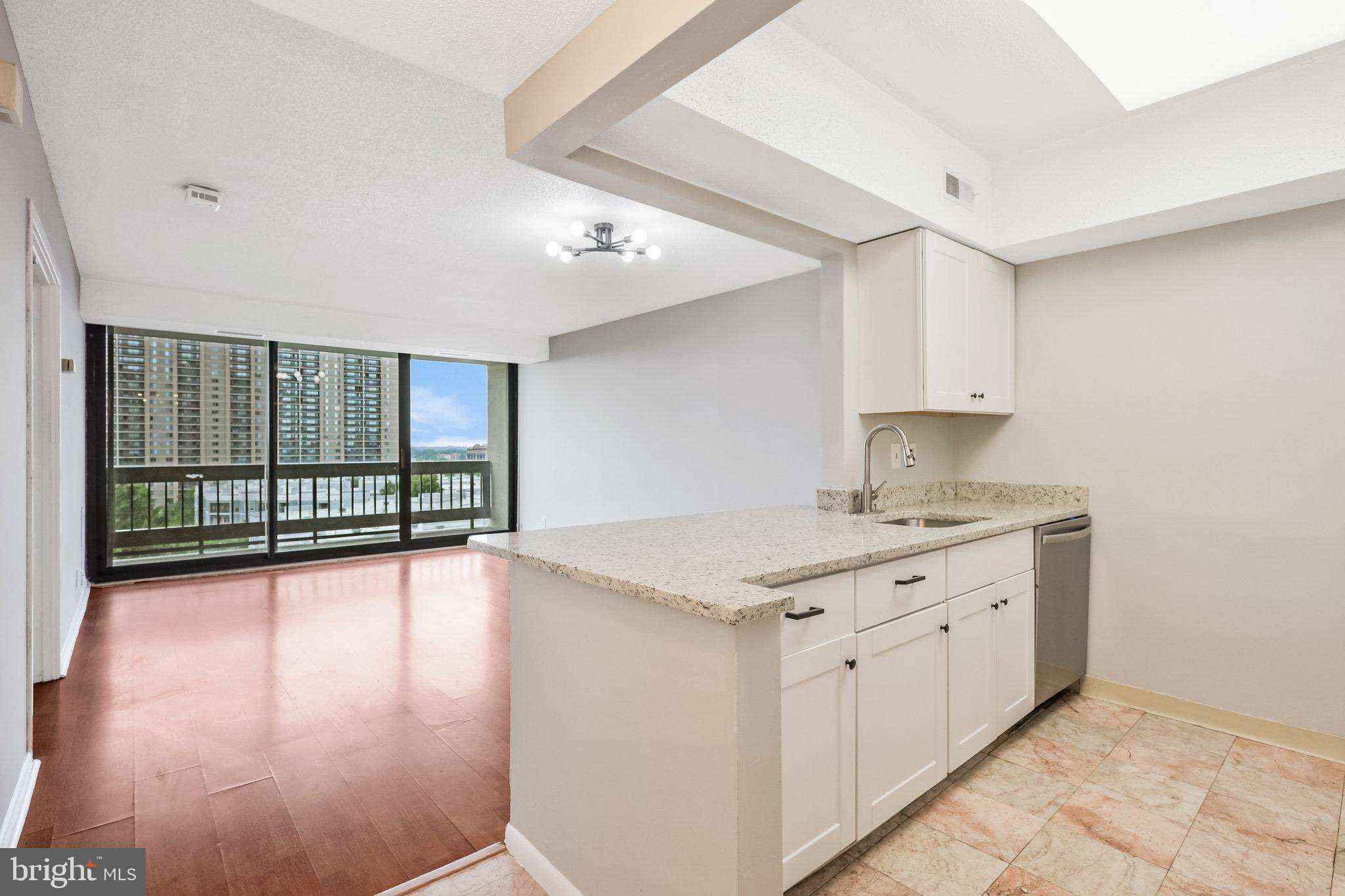 SKYLINE SQUARE CONDO - Residential