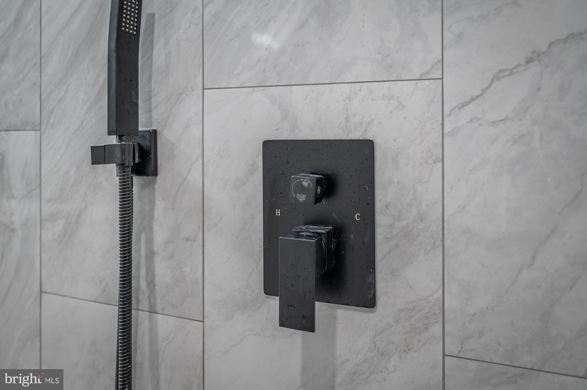 BROADWAY EAST - Residential