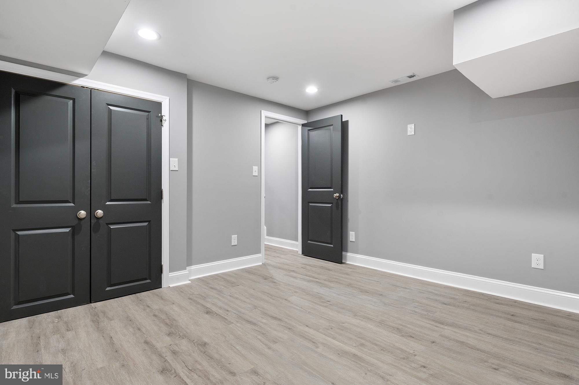 BROADWAY EAST - Residential