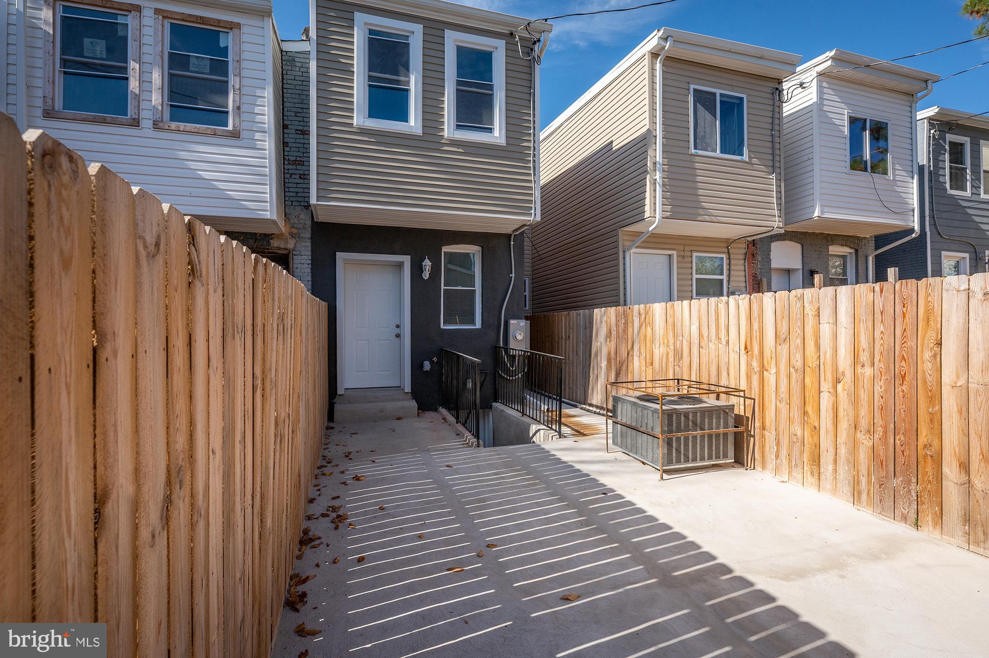 BROADWAY EAST - Residential