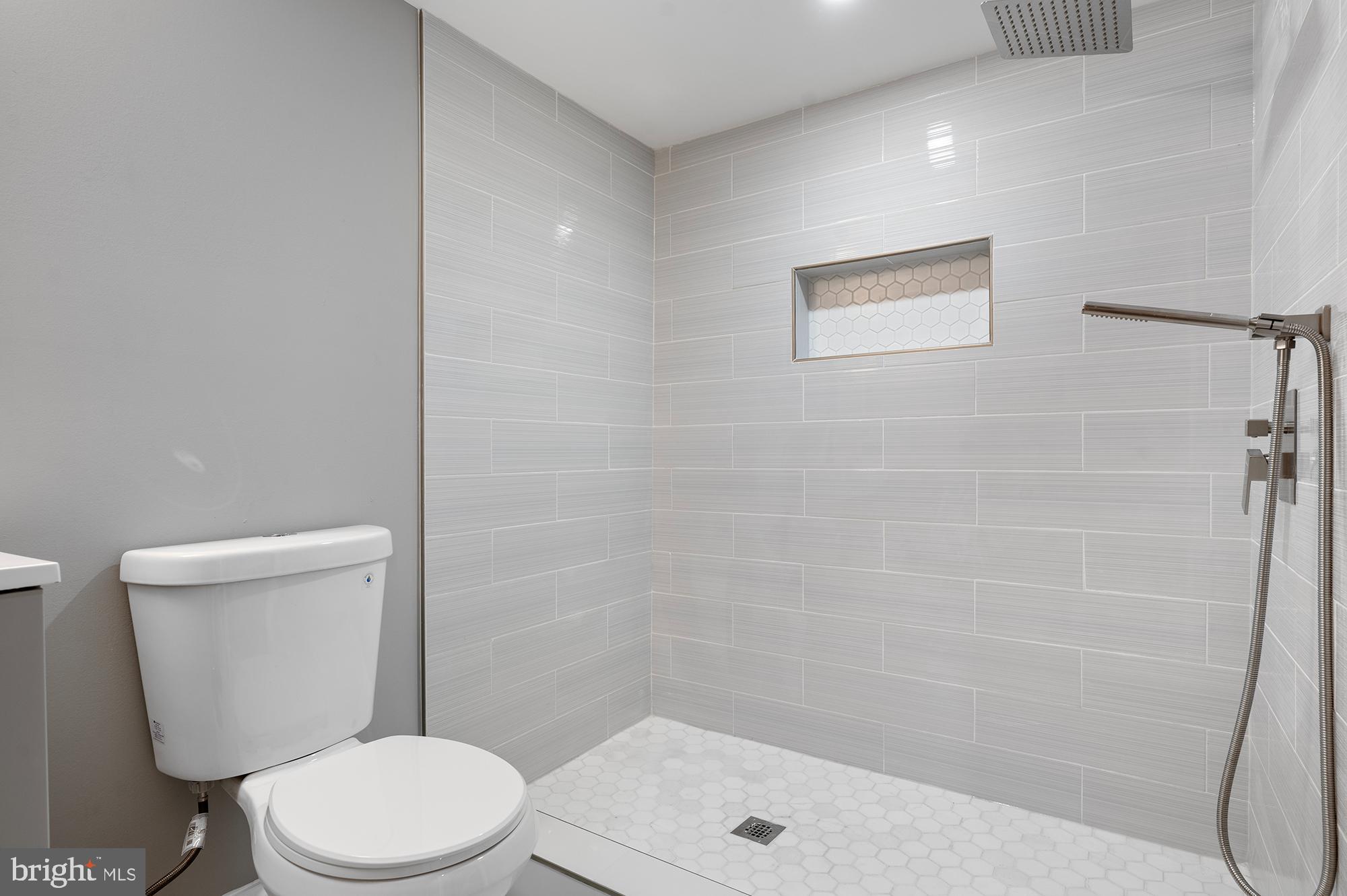 BROADWAY EAST - Residential