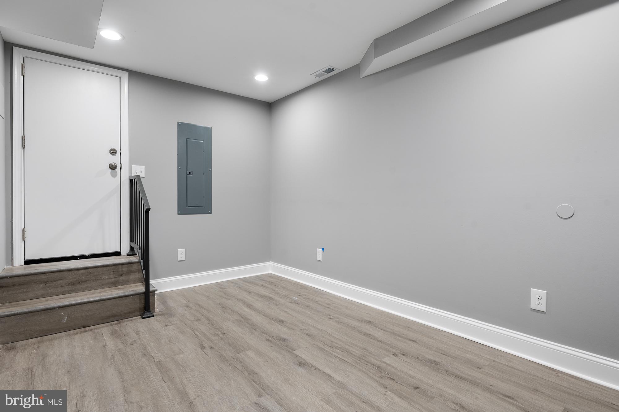 BROADWAY EAST - Residential