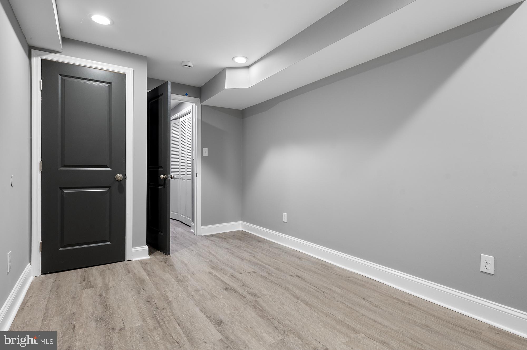 BROADWAY EAST - Residential