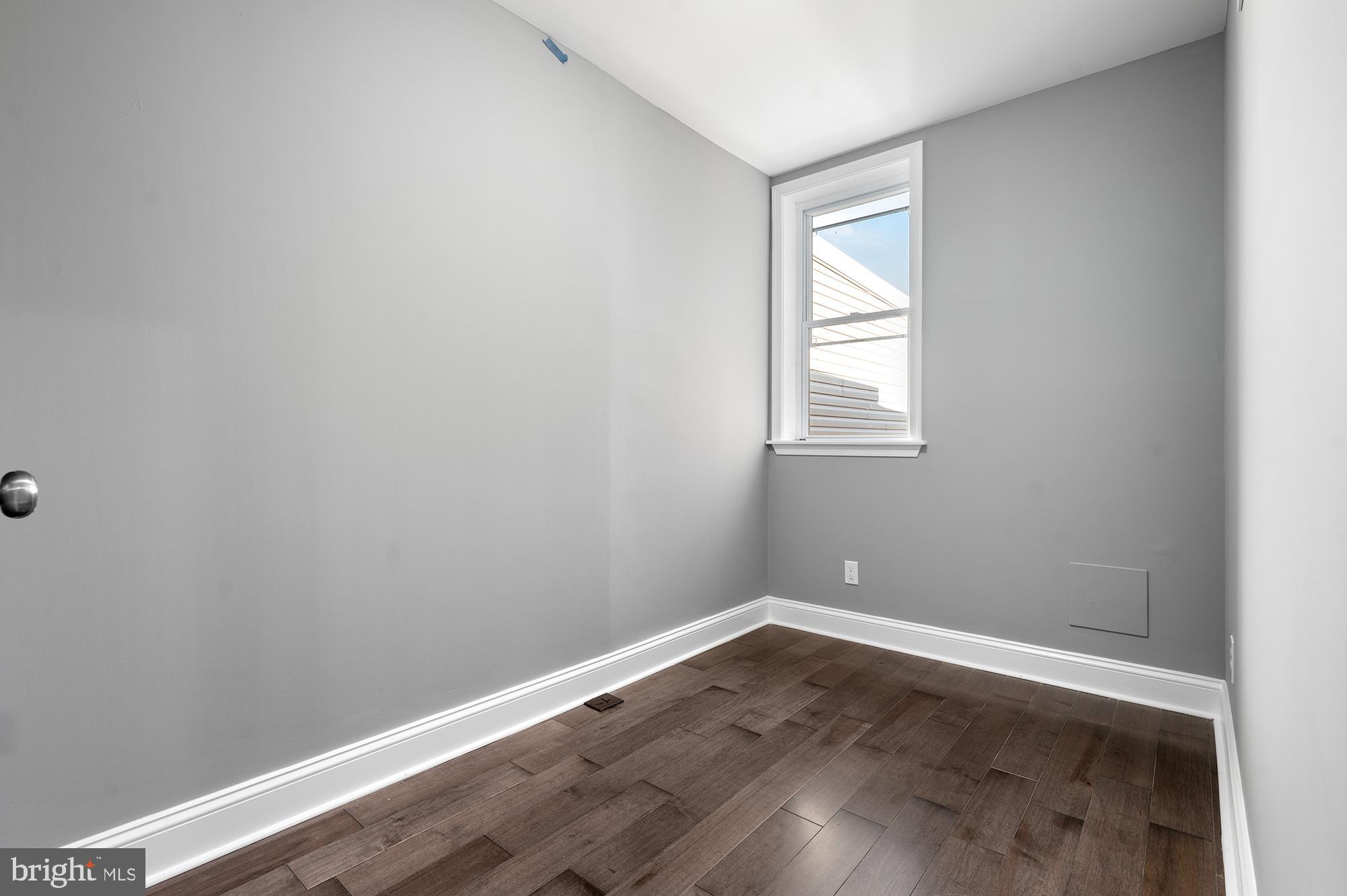 BROADWAY EAST - Residential