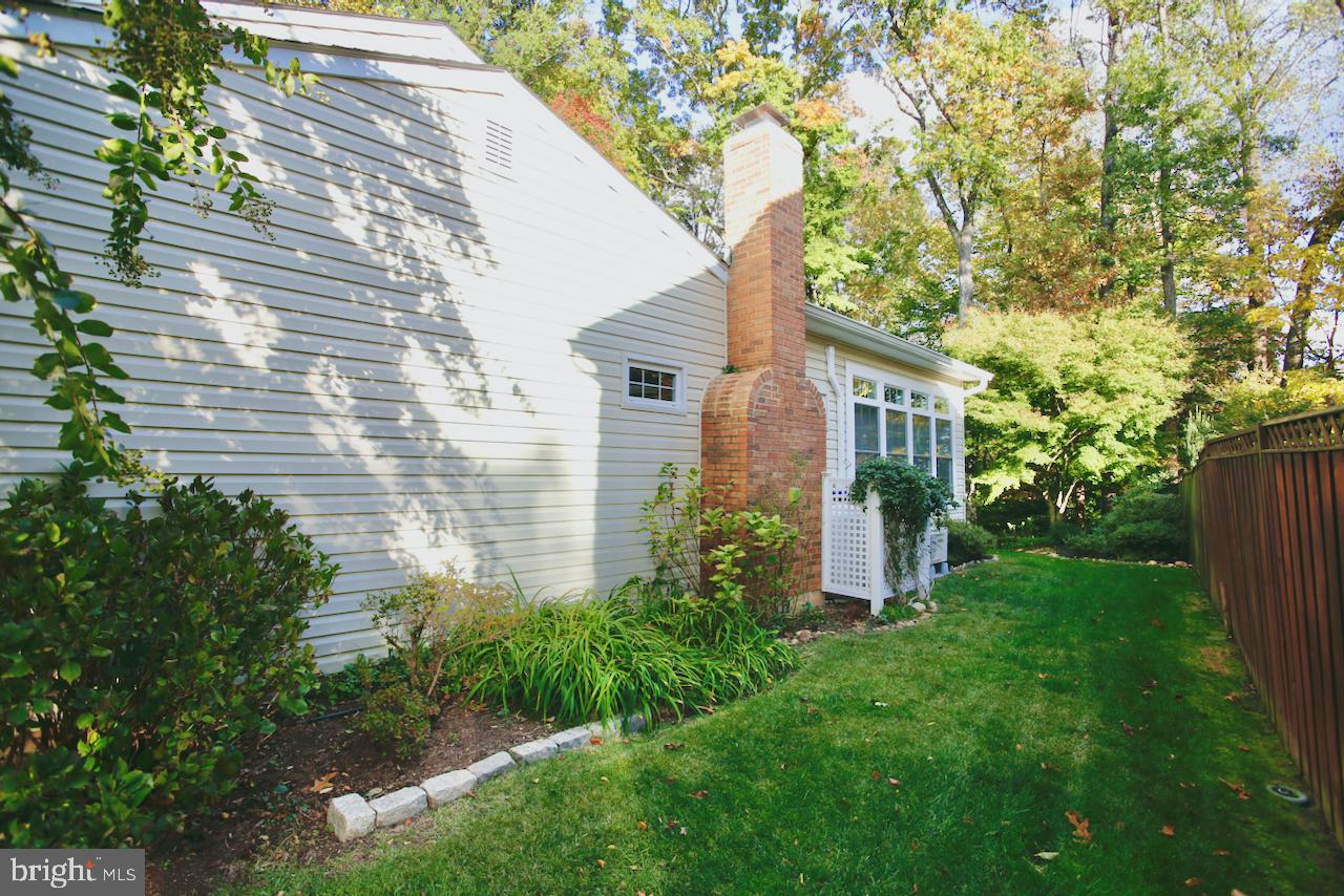 MONTCLAIR/COUNTRY CLUB - Residential