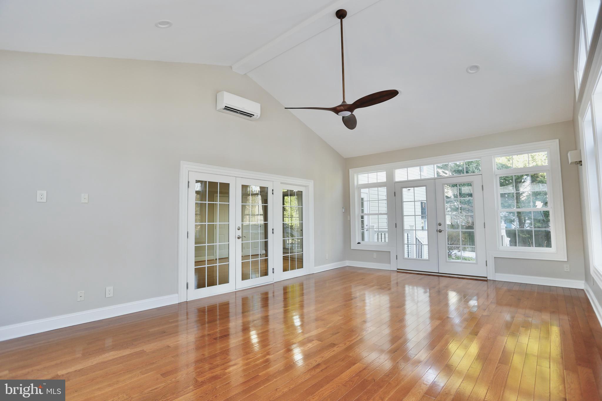 MONTCLAIR/COUNTRY CLUB - Residential