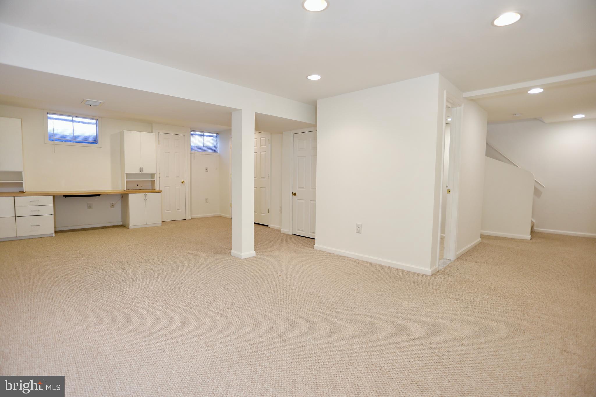 MONTCLAIR/COUNTRY CLUB - Residential