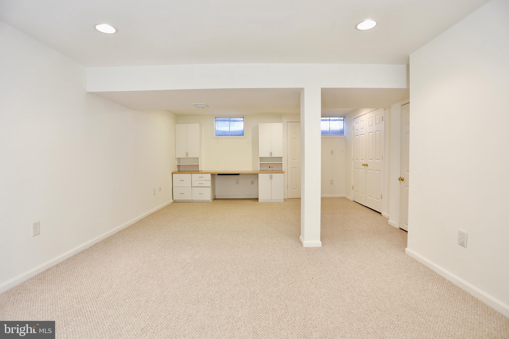 MONTCLAIR/COUNTRY CLUB - Residential