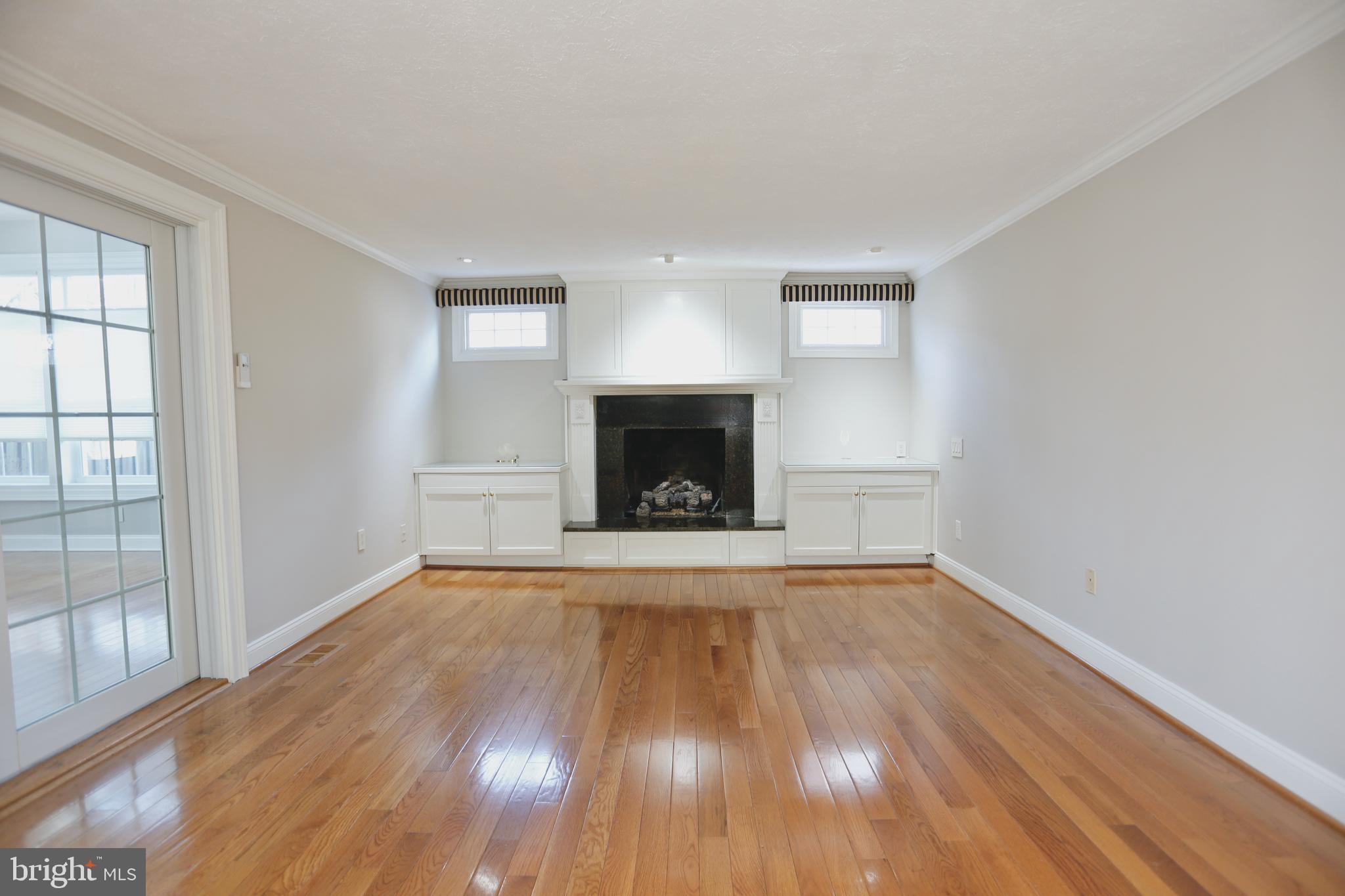 MONTCLAIR/COUNTRY CLUB - Residential