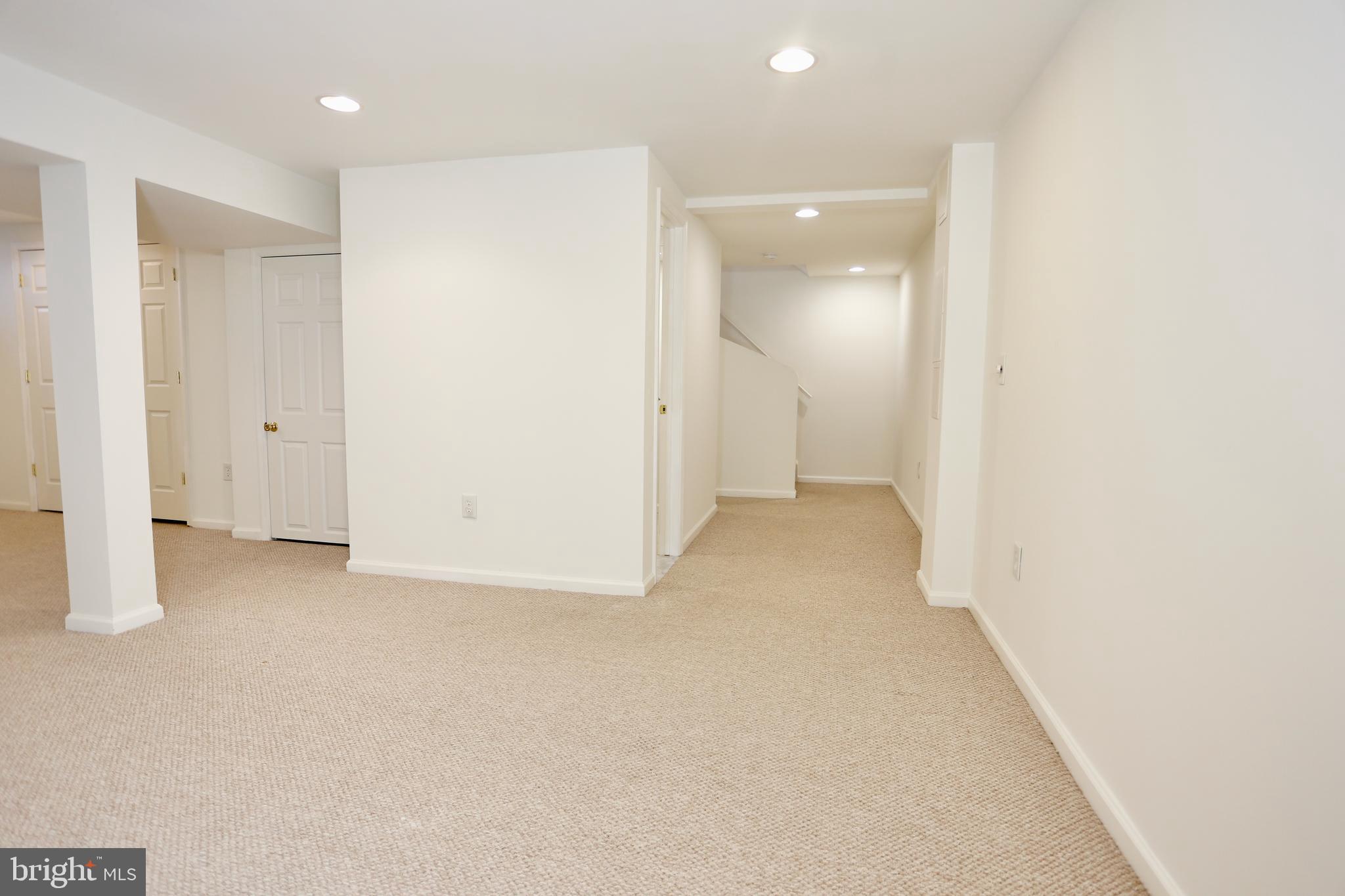 MONTCLAIR/COUNTRY CLUB - Residential