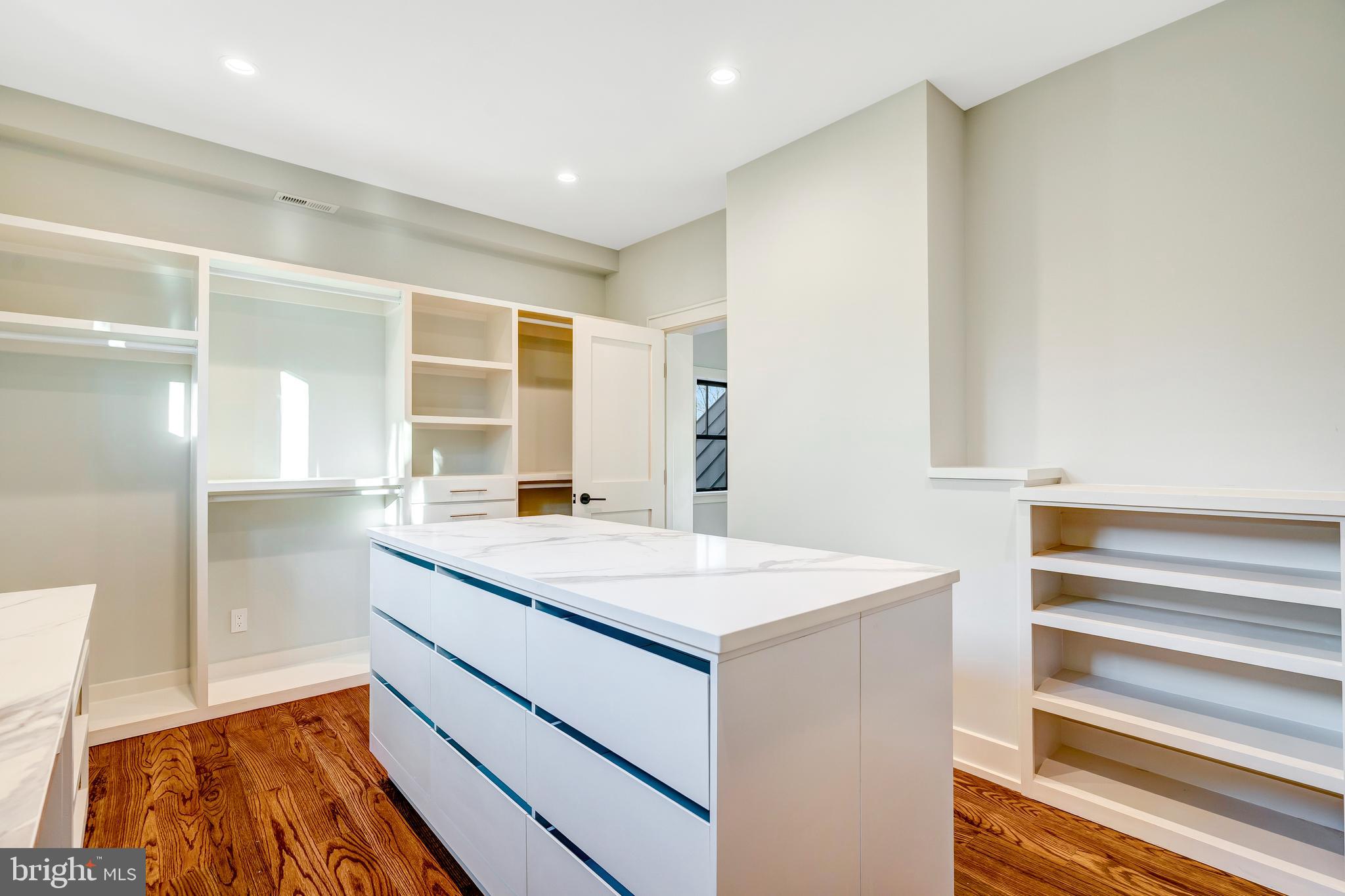 CHESTERBROOK WOODS - Residential