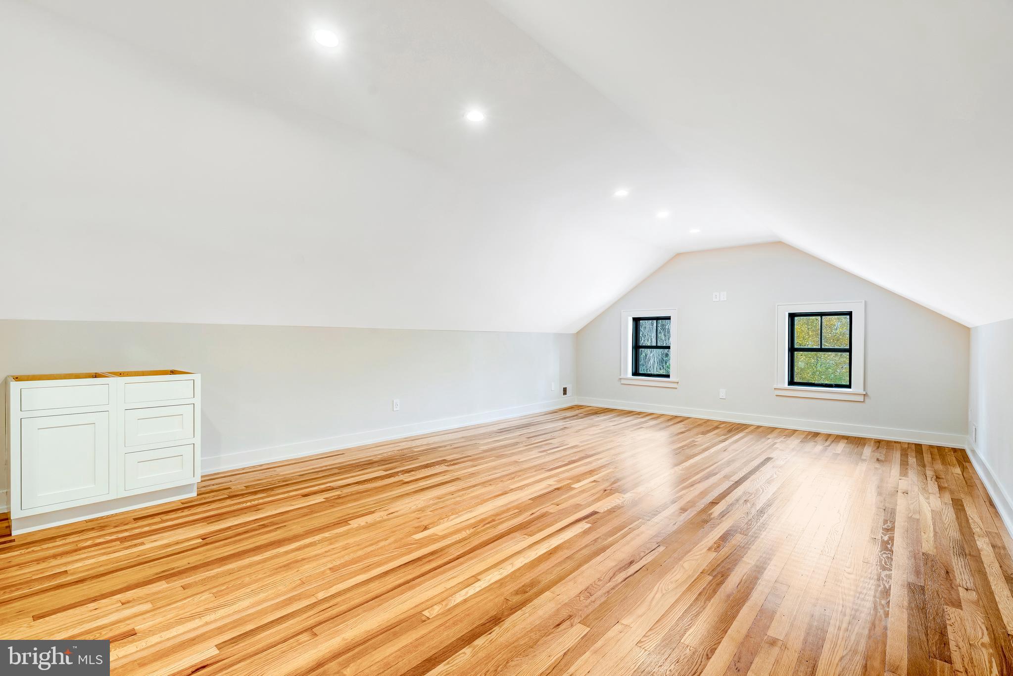 CHESTERBROOK WOODS - Residential