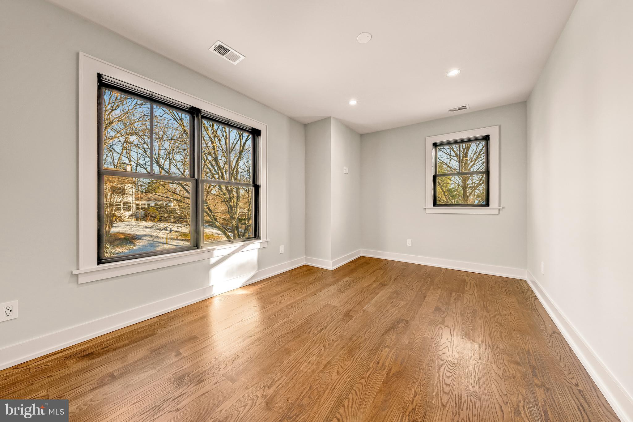 CHESTERBROOK WOODS - Residential