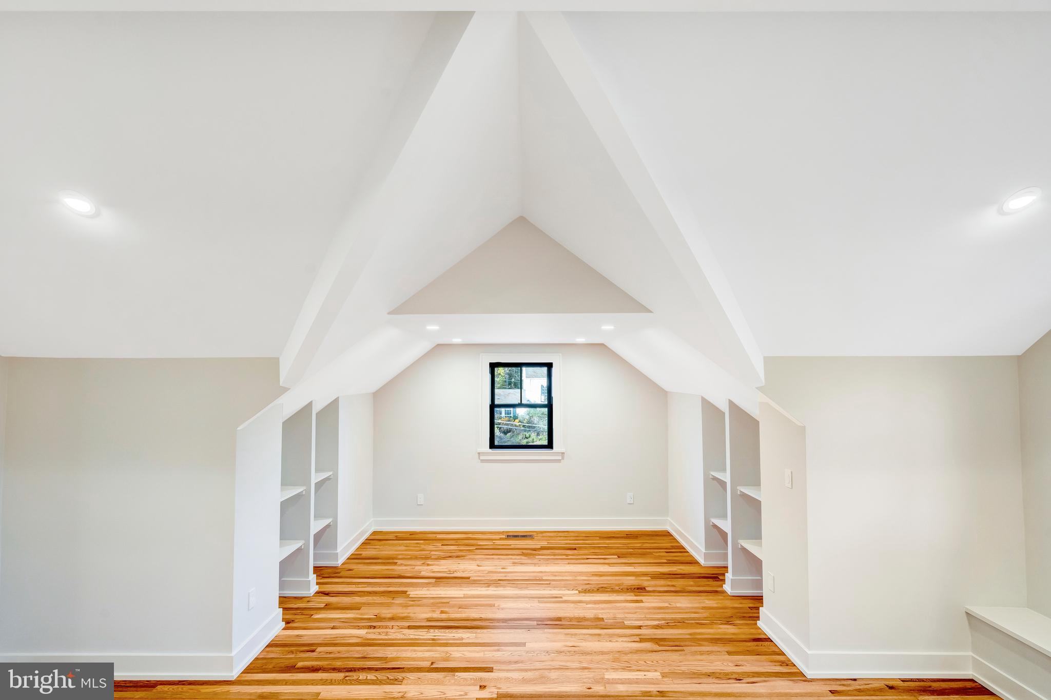 CHESTERBROOK WOODS - Residential