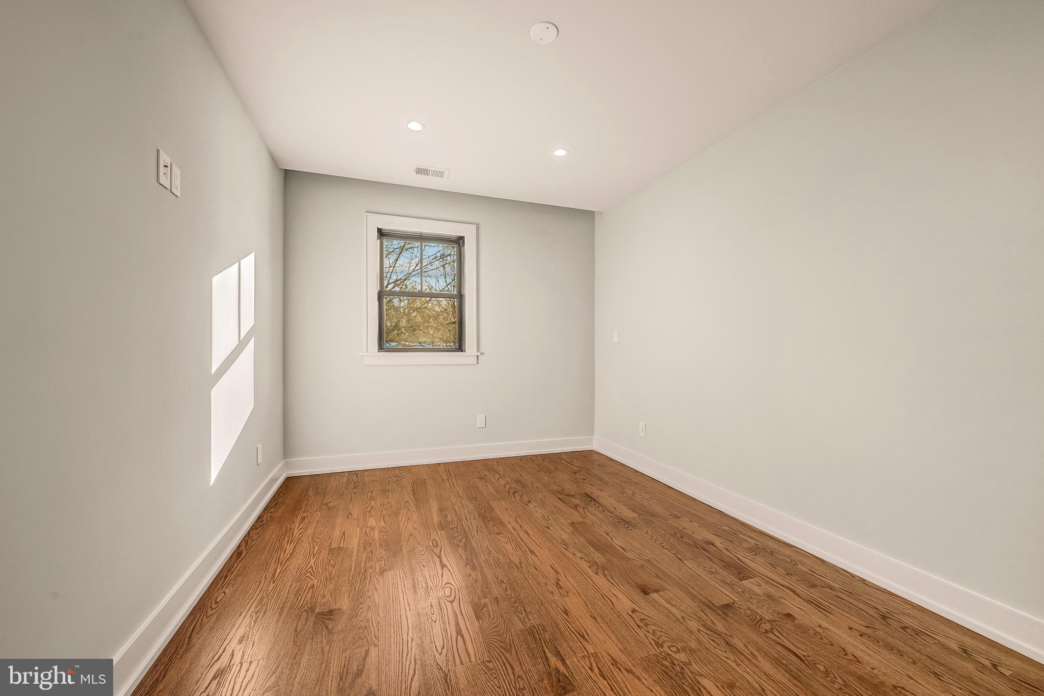 CHESTERBROOK WOODS - Residential